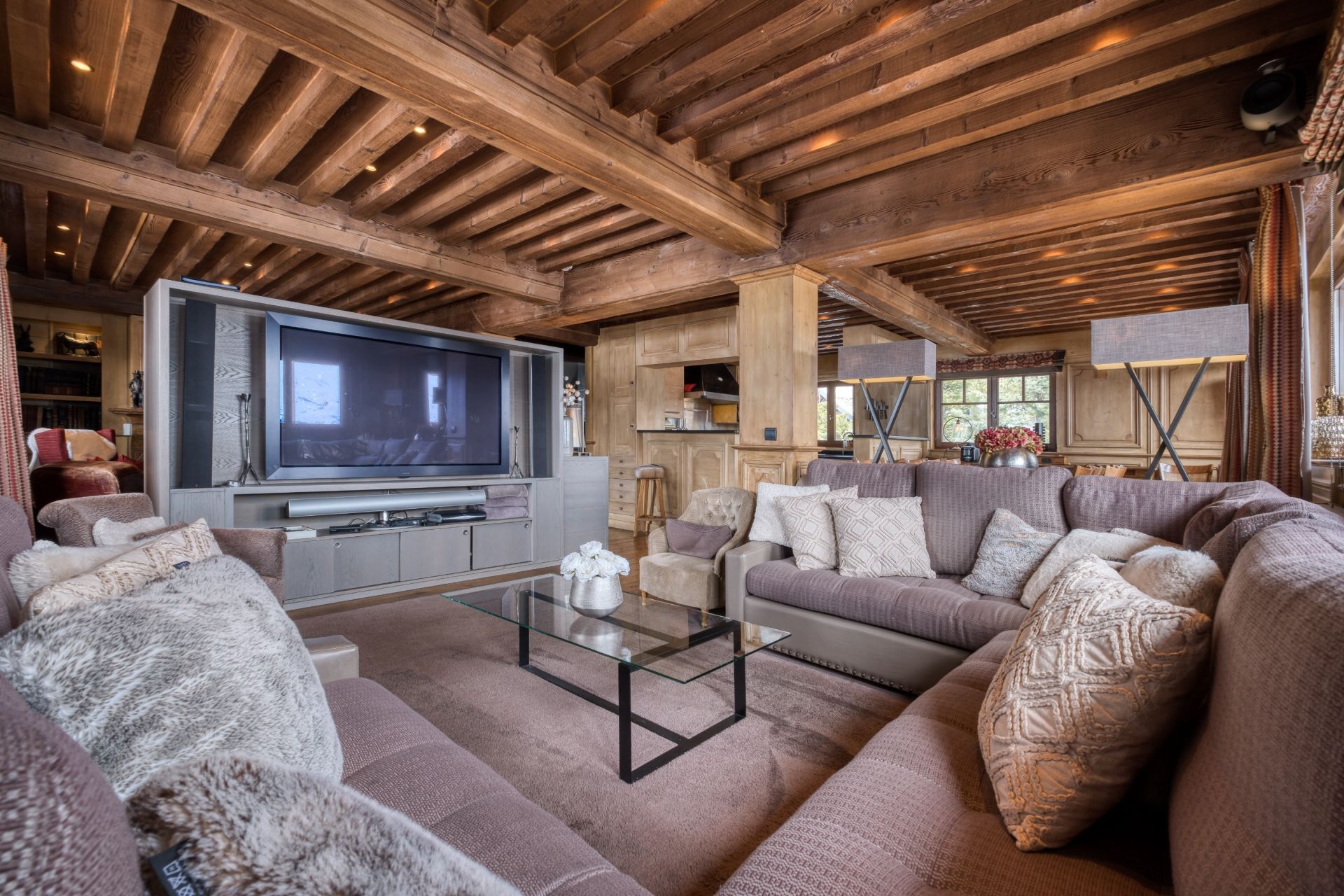 luxury chalet 12 Rooms for sale on COURCHEVEL (73120)