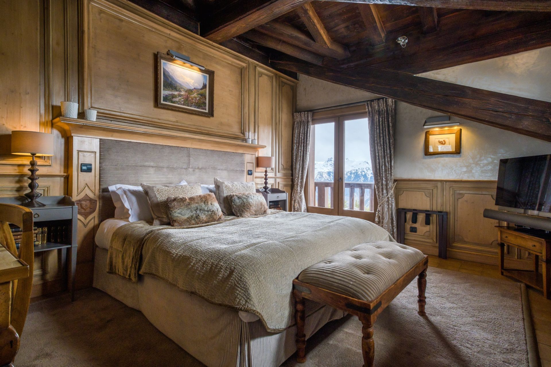 luxury chalet 12 Rooms for sale on COURCHEVEL (73120)