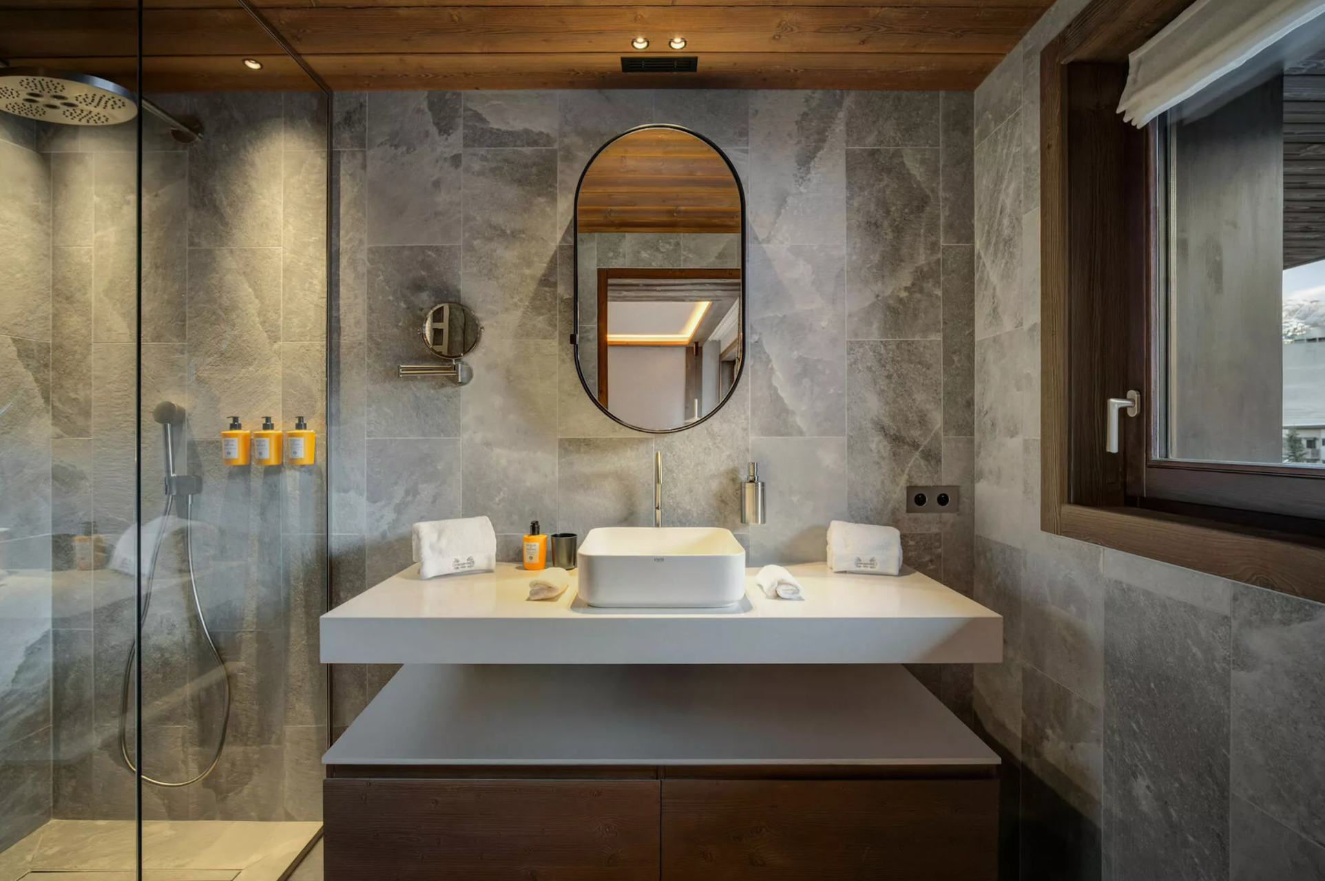 luxury apartment 6 Rooms for seasonal rent on COURCHEVEL (73120)