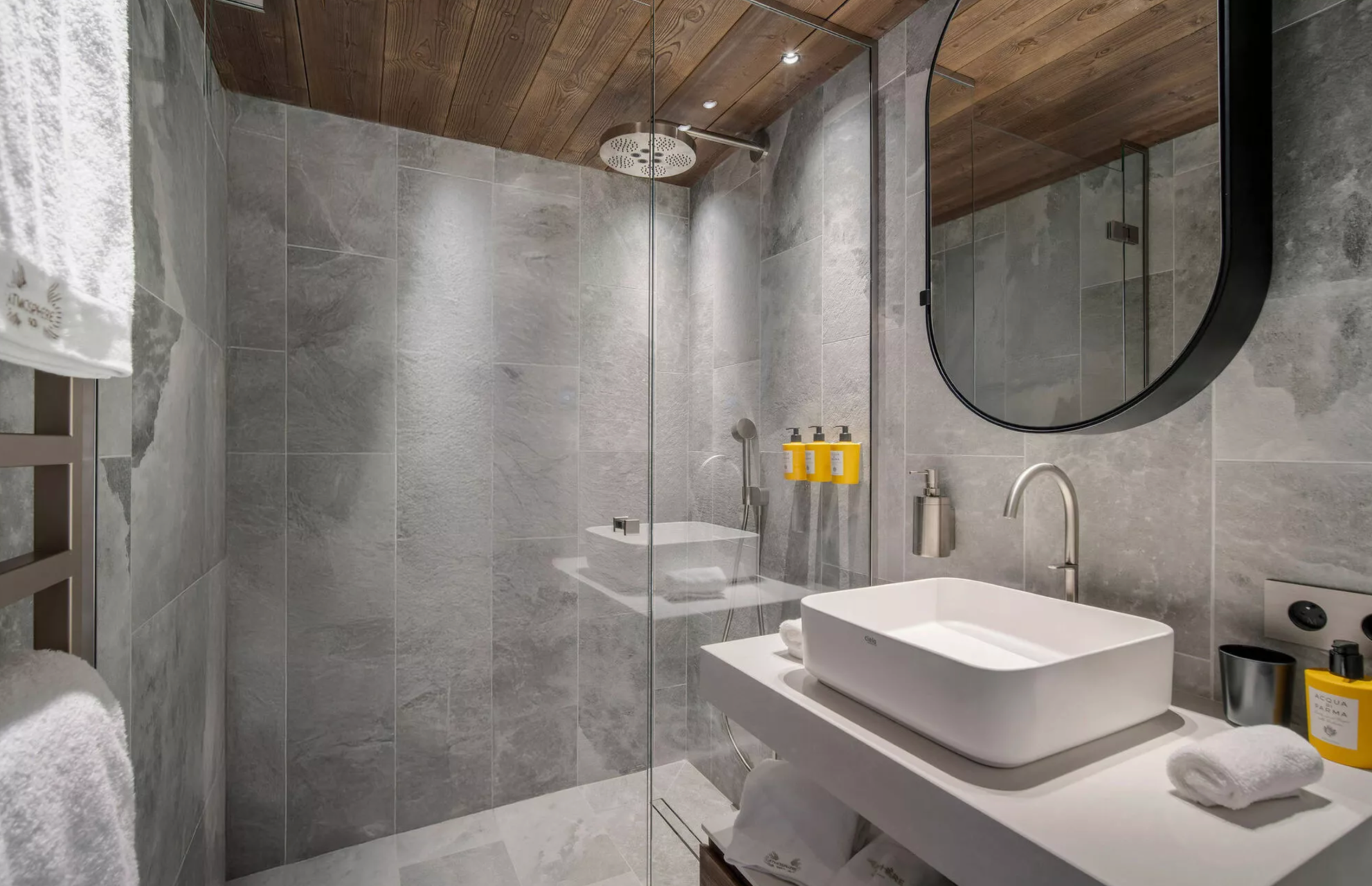 luxury apartment 5 Rooms for seasonal rent on COURCHEVEL (73120)
