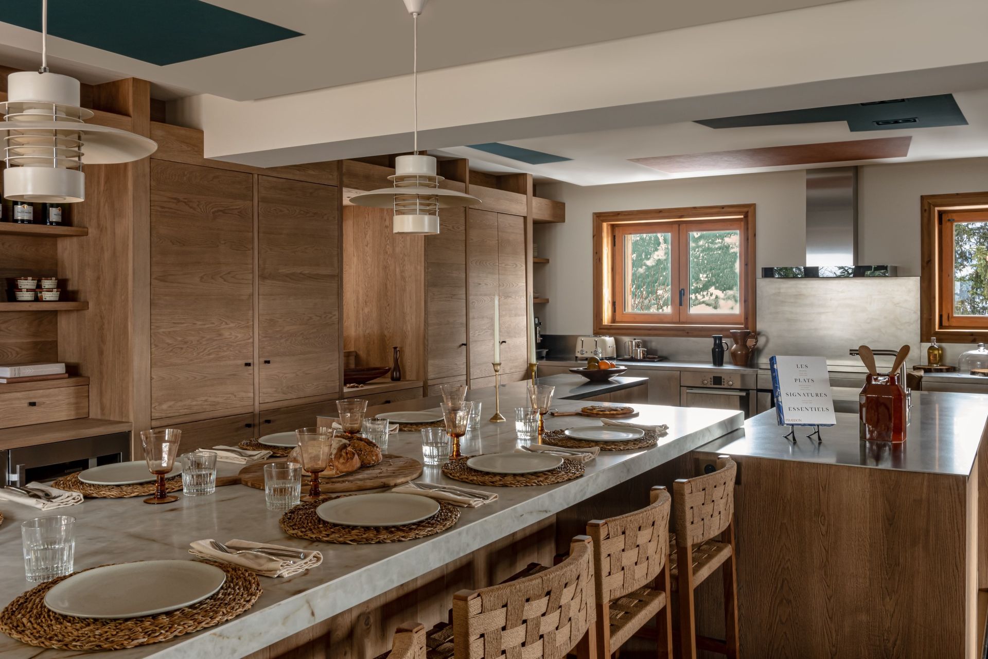 luxury chalet 12 Rooms for seasonal rent on COURCHEVEL (73120)
