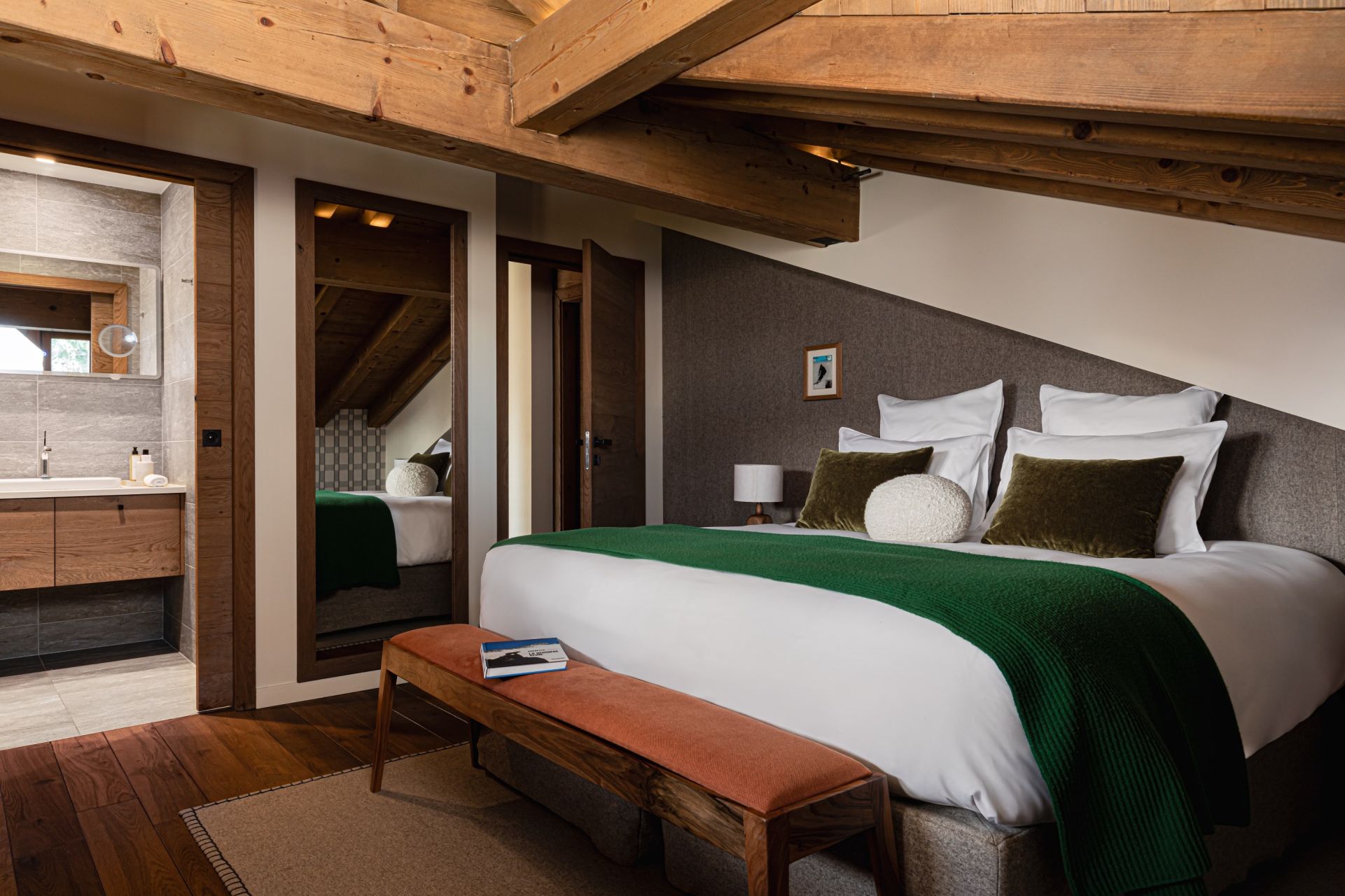 chalet de luxe 12 Pièces en location saisonnière sur COURCHEVEL VILLAGE (73120)