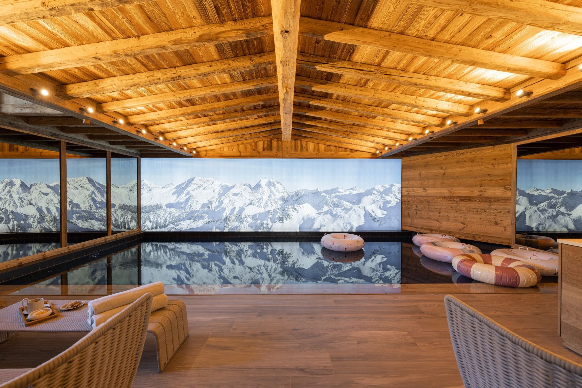 chalet de luxe 12 Pièces en location saisonnière sur COURCHEVEL VILLAGE (73120)