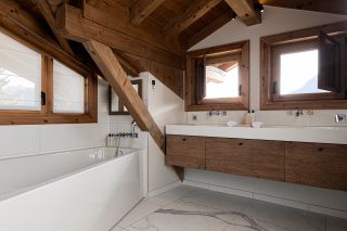 chalet de luxe 12 Pièces en location saisonnière sur COURCHEVEL VILLAGE (73120)