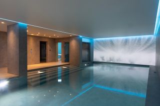 luxury chalet 15 Rooms for seasonal rent on COURCHEVEL (73120)