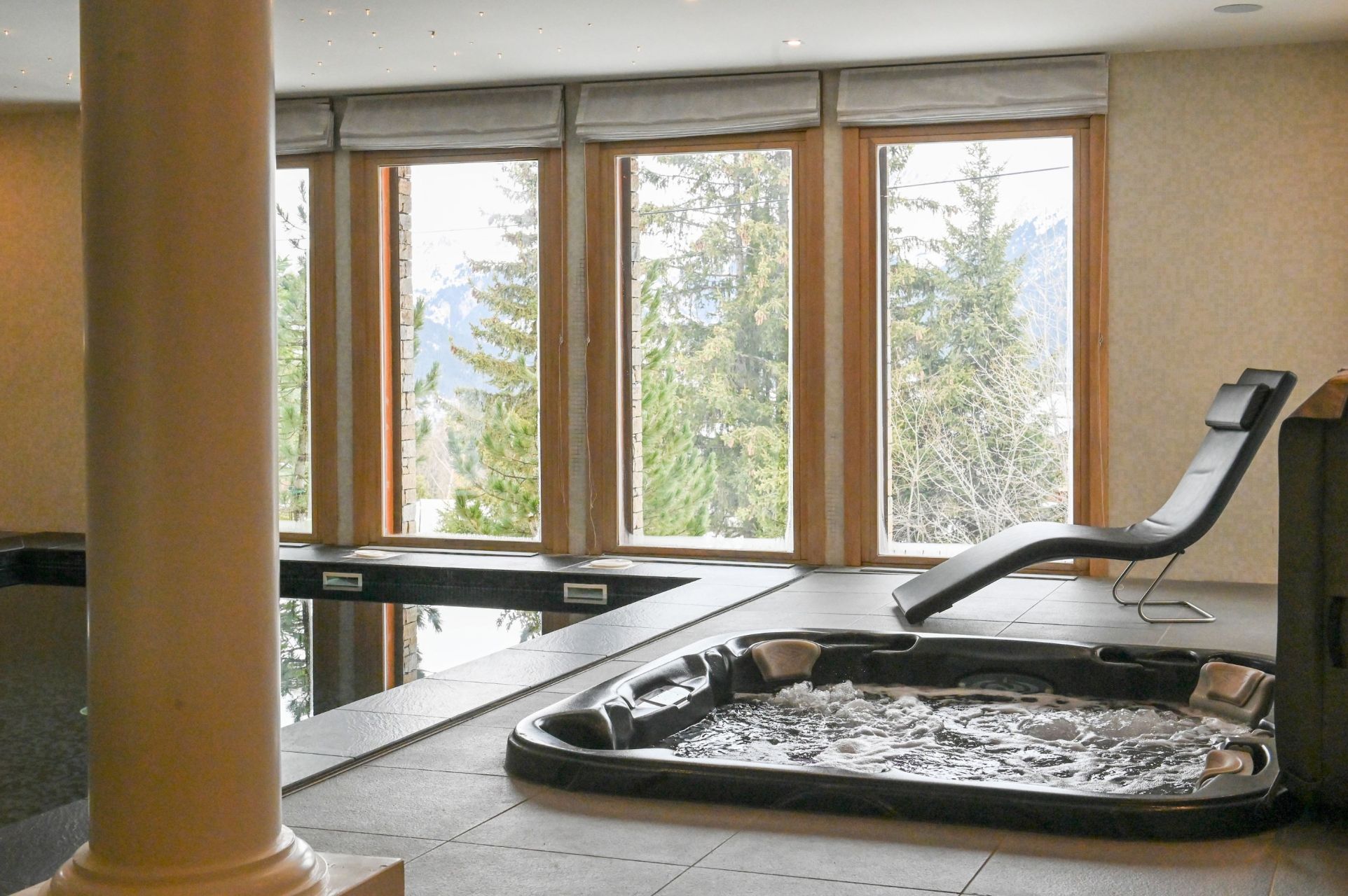 luxury chalet 9 Rooms for seasonal rent on COURCHEVEL (73120)