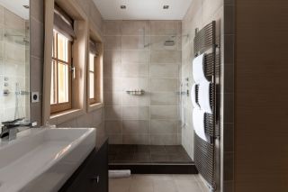 chalet de luxe 9 Pièces en location saisonnière sur COURCHEVEL MORIOND (73120)