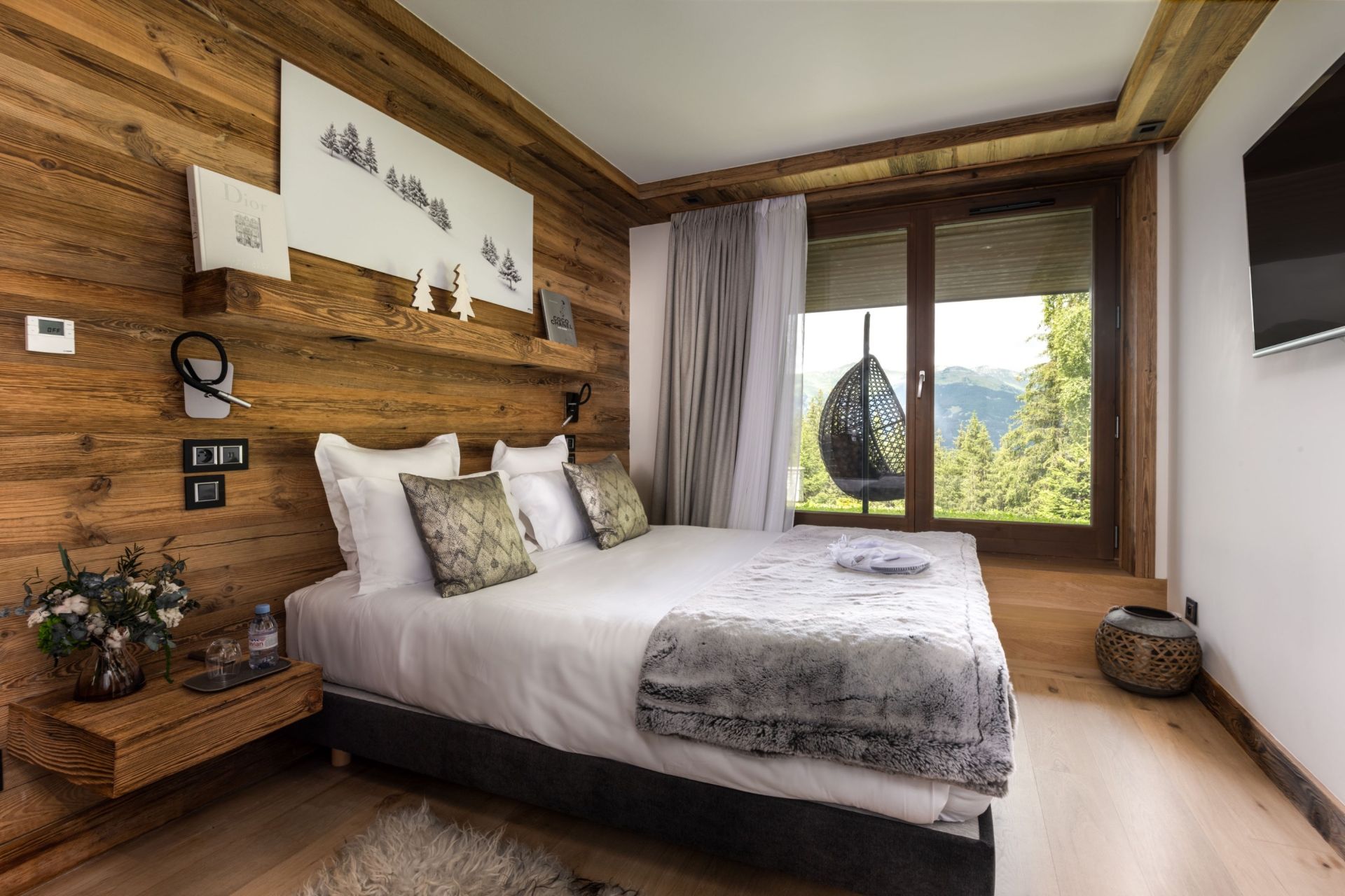 chalet de luxe 10 Pièces en location saisonnière sur COURCHEVEL MORIOND (73120)