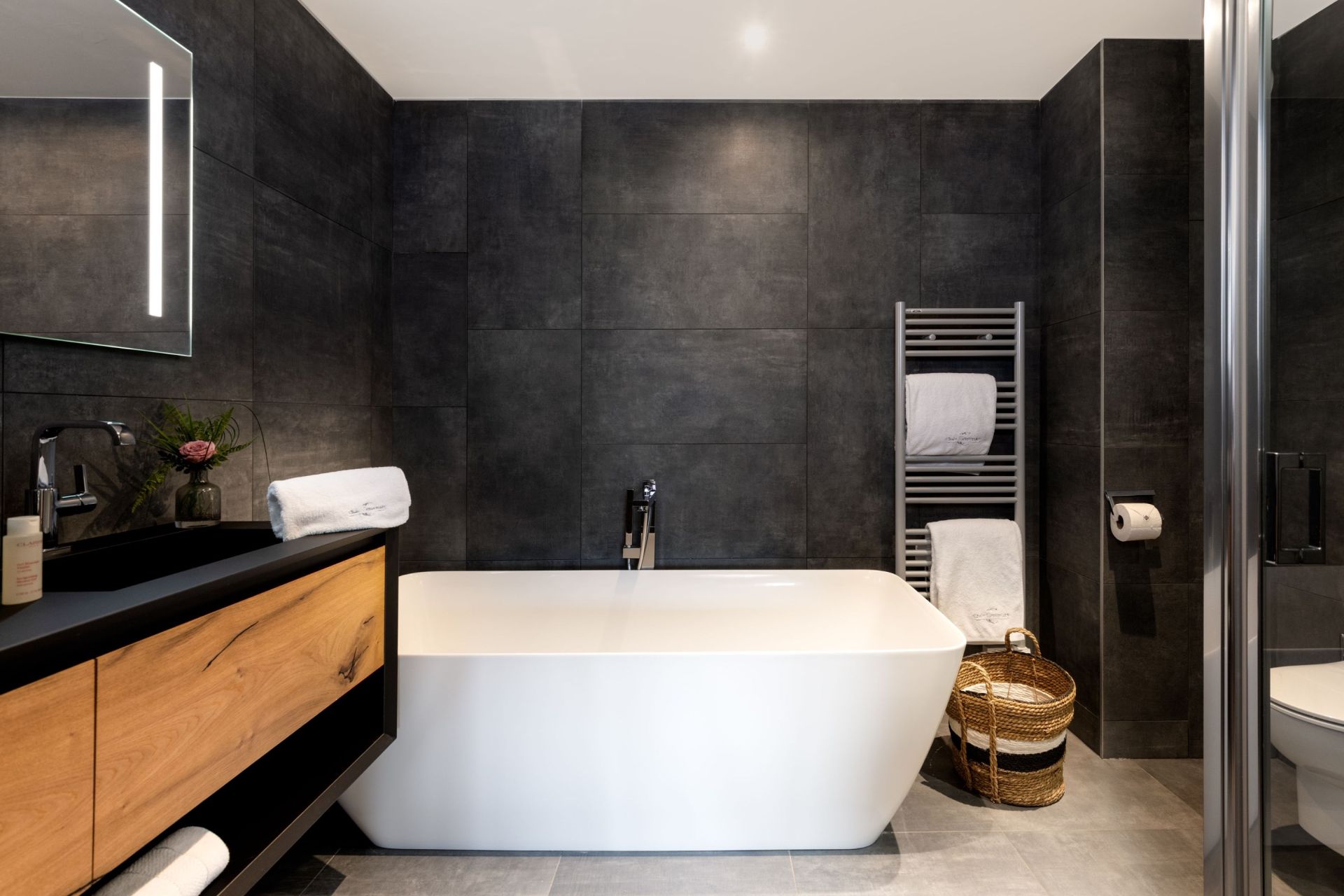 luxury chalet 10 Rooms for seasonal rent on COURCHEVEL (73120)
