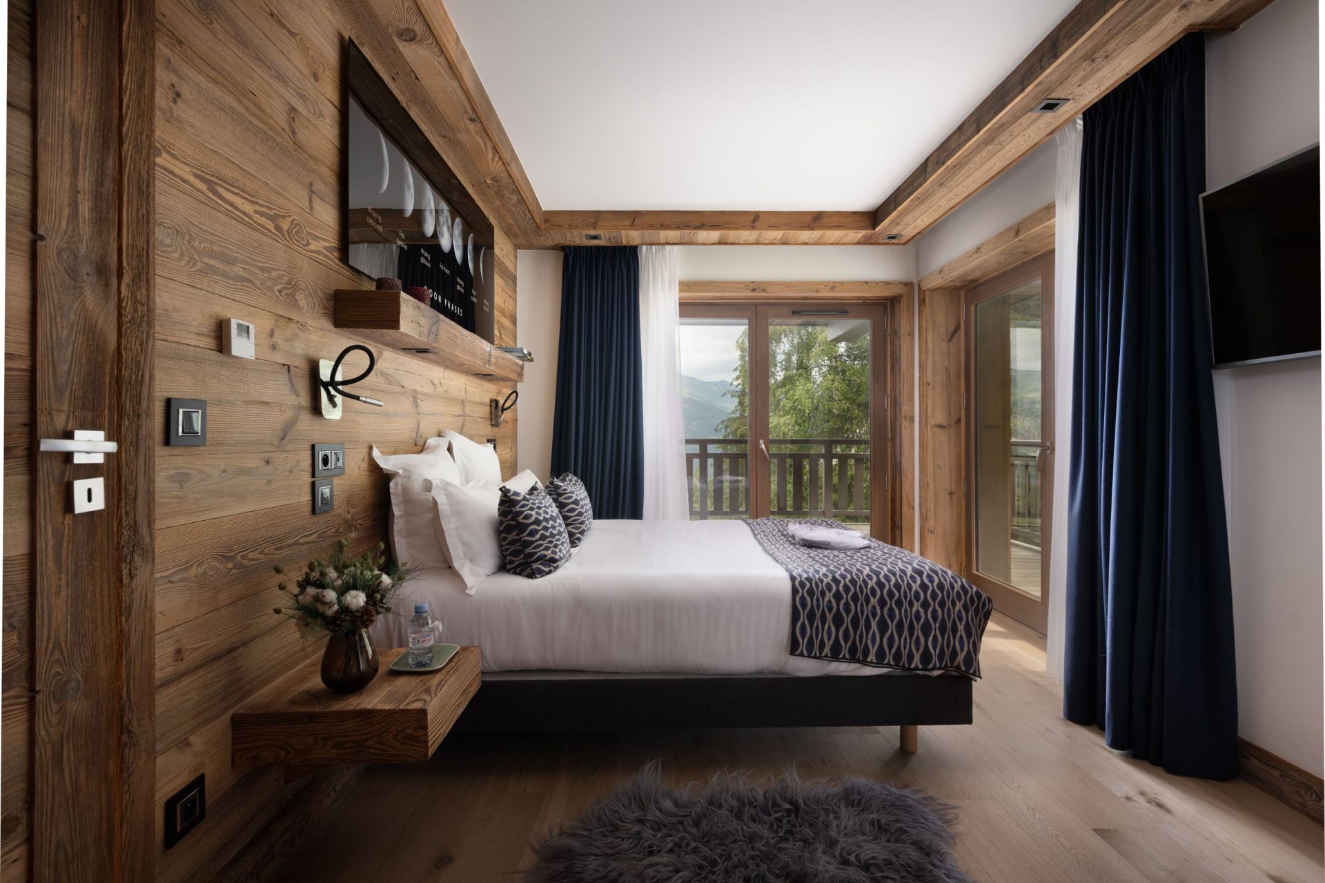luxury chalet 10 Rooms for seasonal rent on COURCHEVEL (73120)