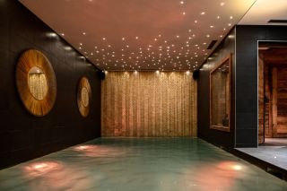 chalet de luxe 10 Pièces en location saisonnière sur COURCHEVEL MORIOND (73120)