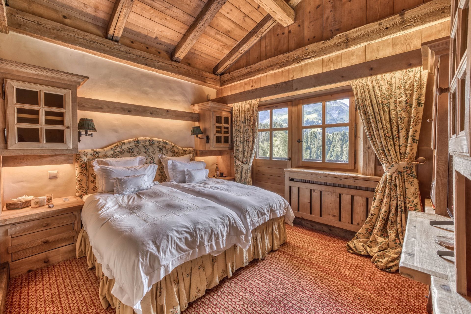 luxury chalet 12 Rooms for sale on MEGEVE (74120)