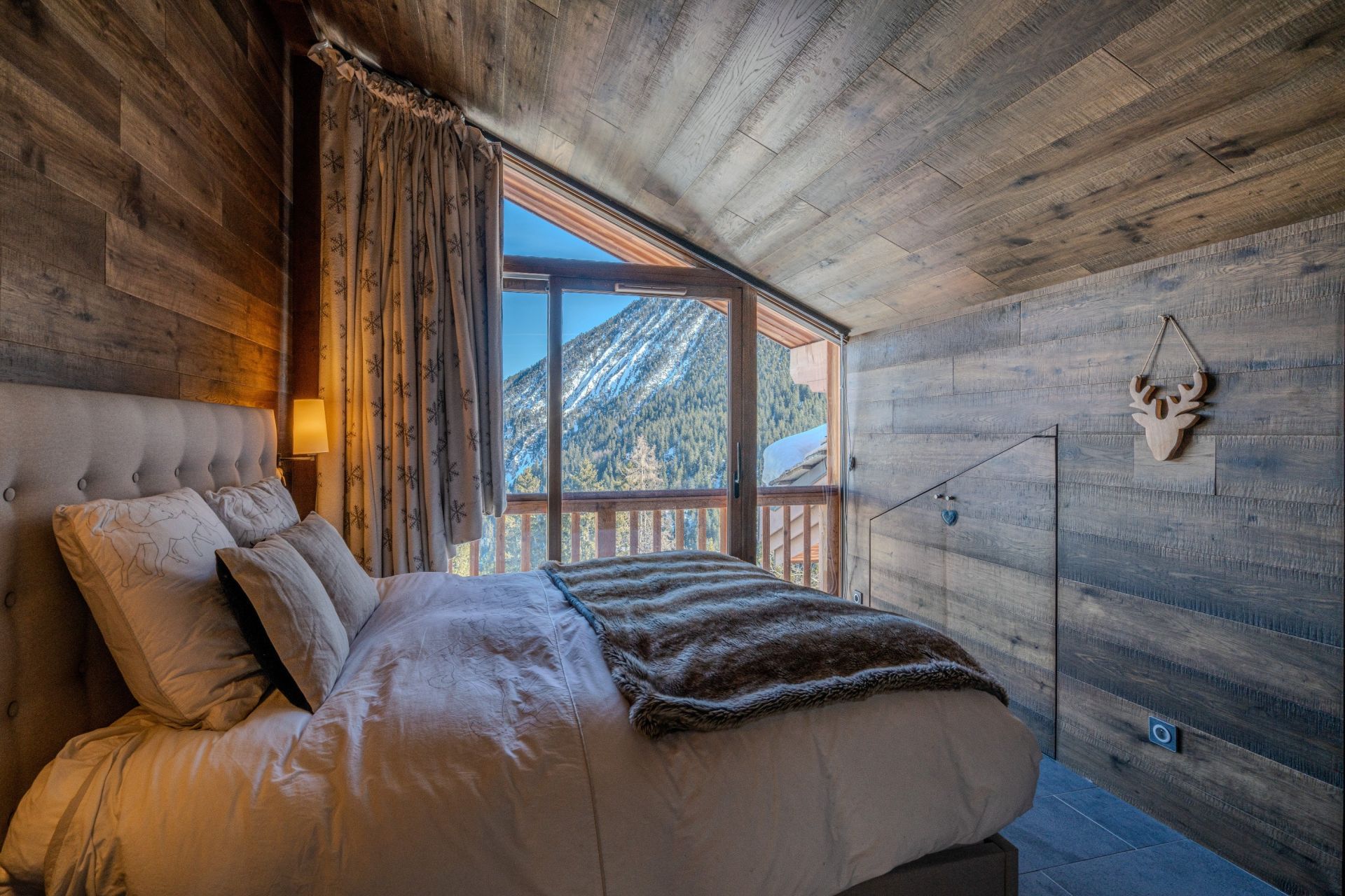 luxury apartment 3 Rooms for sale on COURCHEVEL (73120)