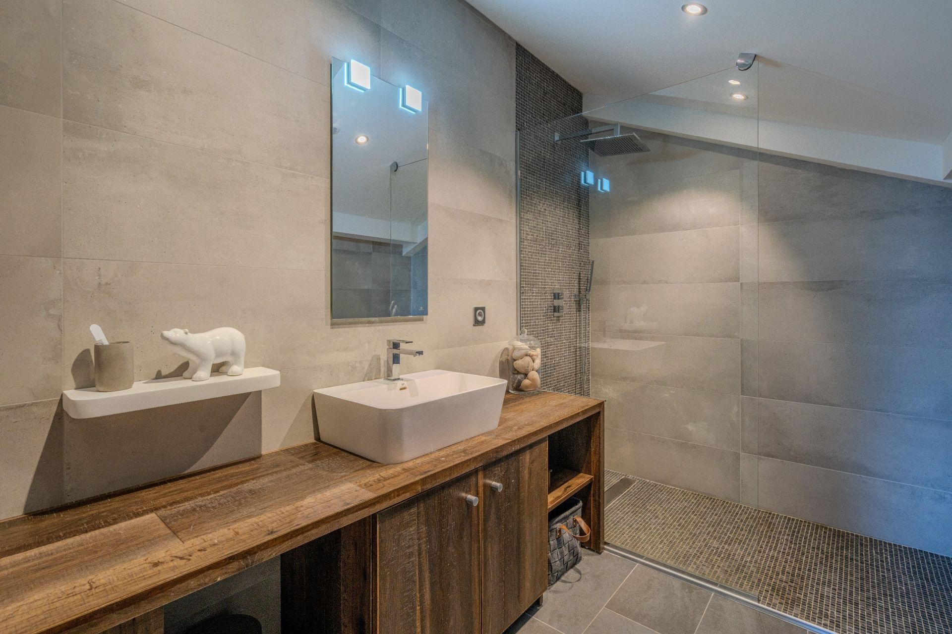 luxury apartment 3 Rooms for sale on COURCHEVEL (73120)