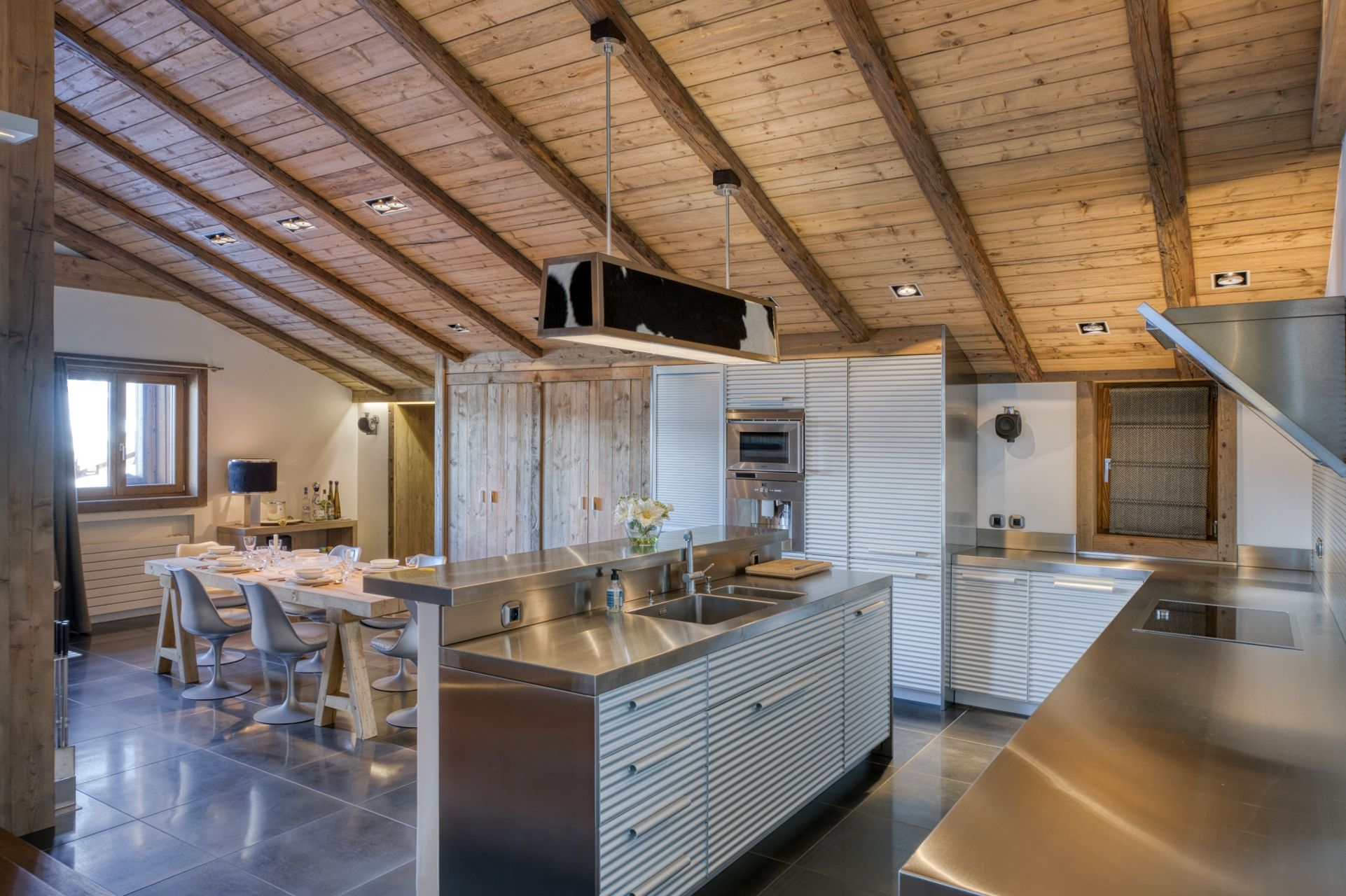 luxury chalet 9 Rooms for sale on COURCHEVEL (73120)