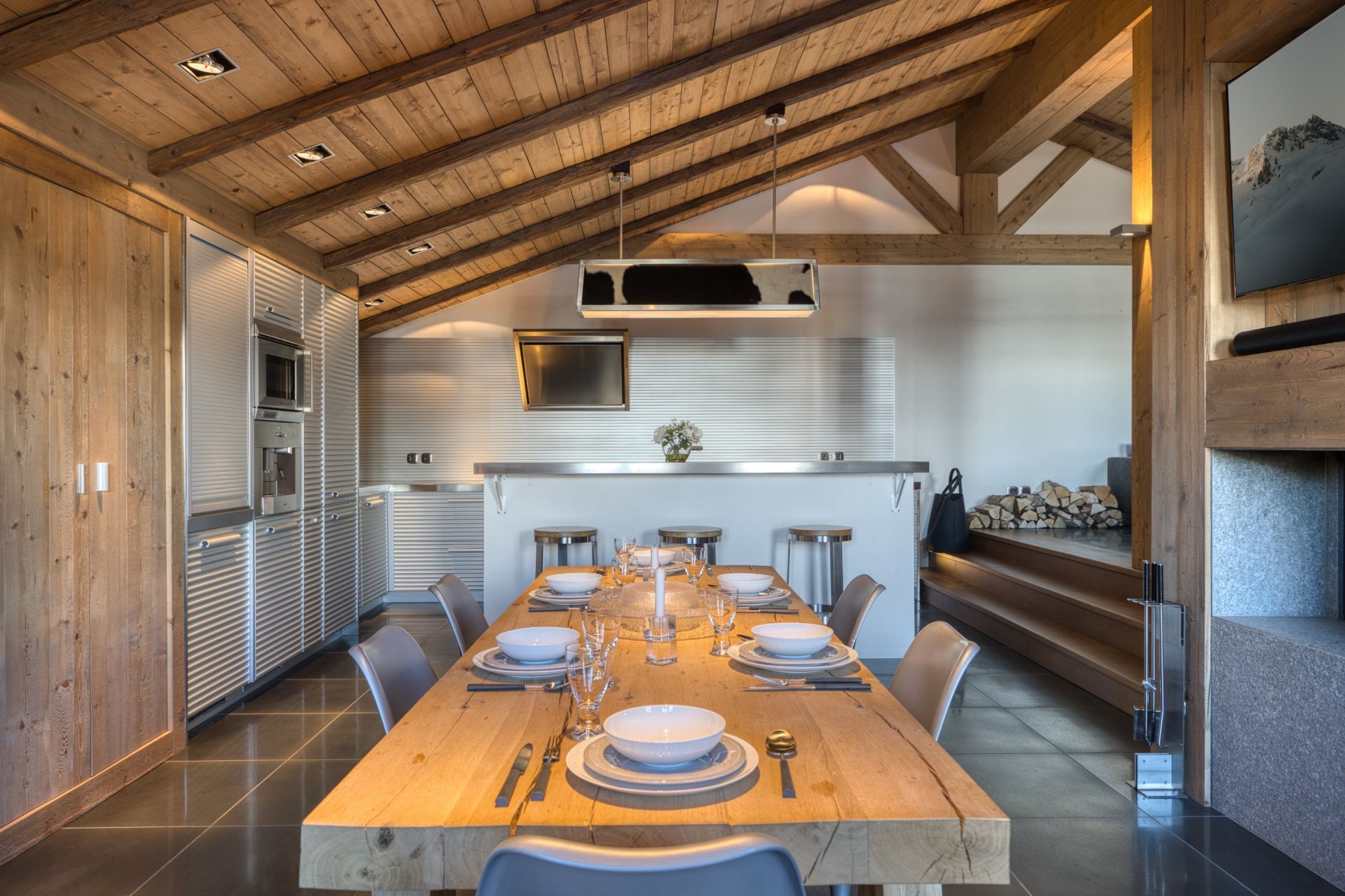 luxury chalet 9 Rooms for sale on COURCHEVEL (73120)