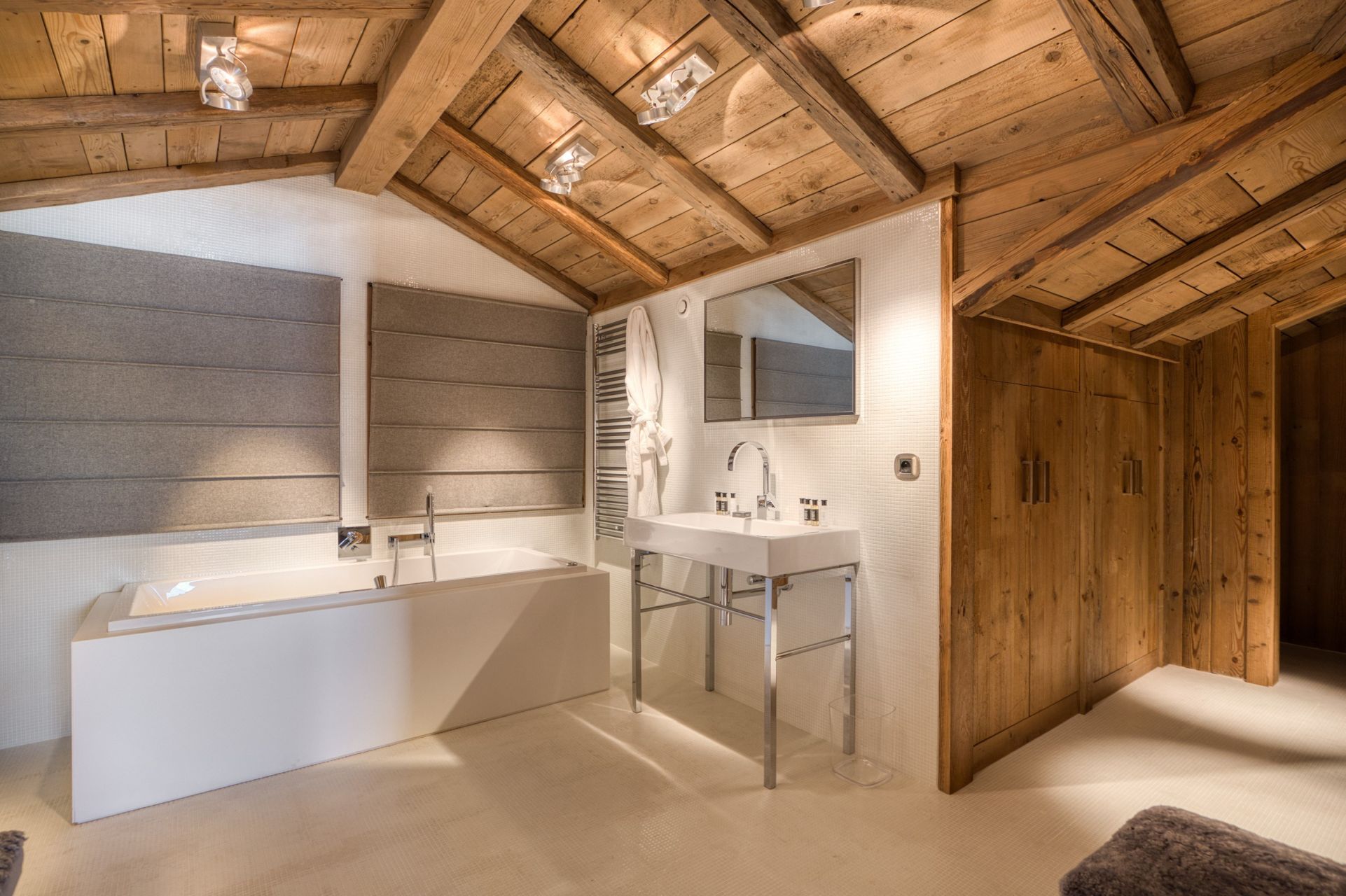 luxury chalet 9 Rooms for sale on COURCHEVEL (73120)