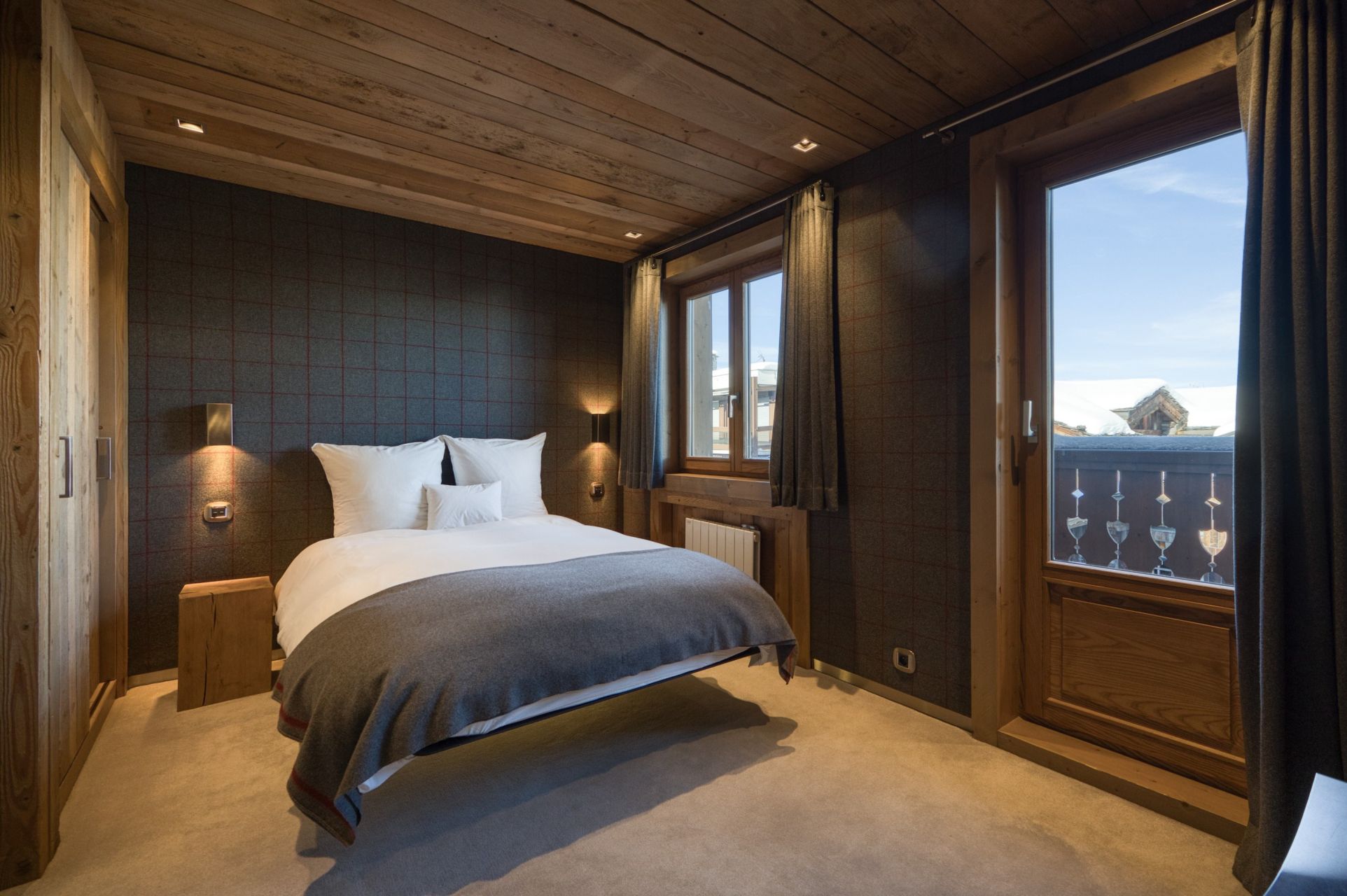 luxury chalet 9 Rooms for sale on COURCHEVEL (73120)