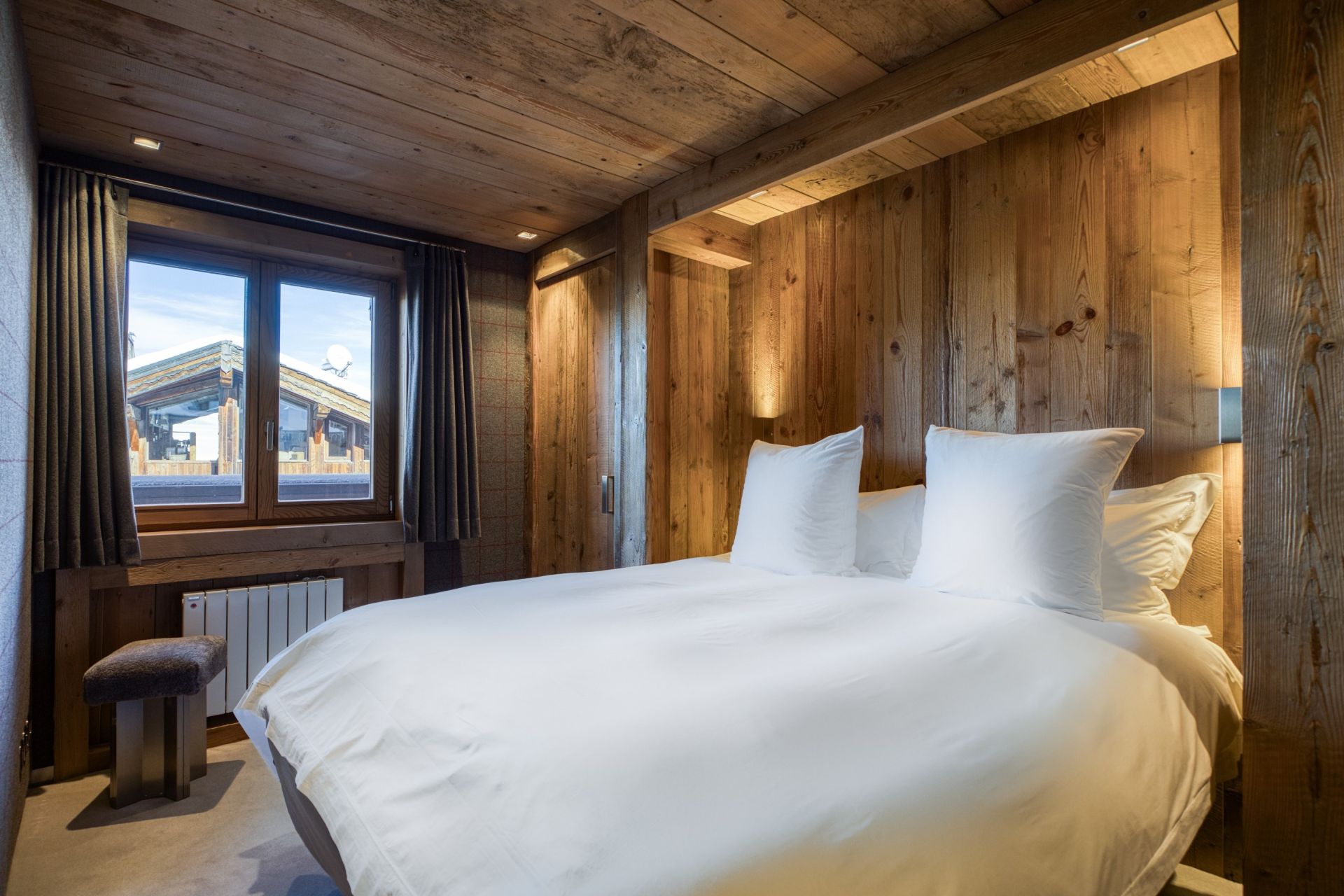 luxury chalet 9 Rooms for sale on COURCHEVEL (73120)