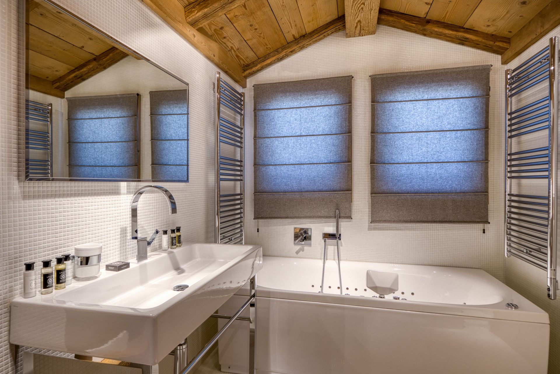 luxury chalet 9 Rooms for sale on COURCHEVEL (73120)