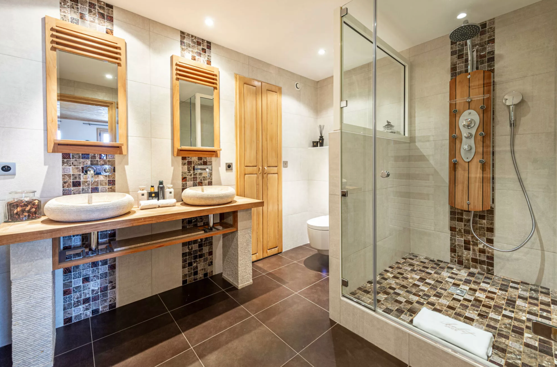 chalet de luxe 7 Pièces en location saisonnière sur COURCHEVEL (73120)