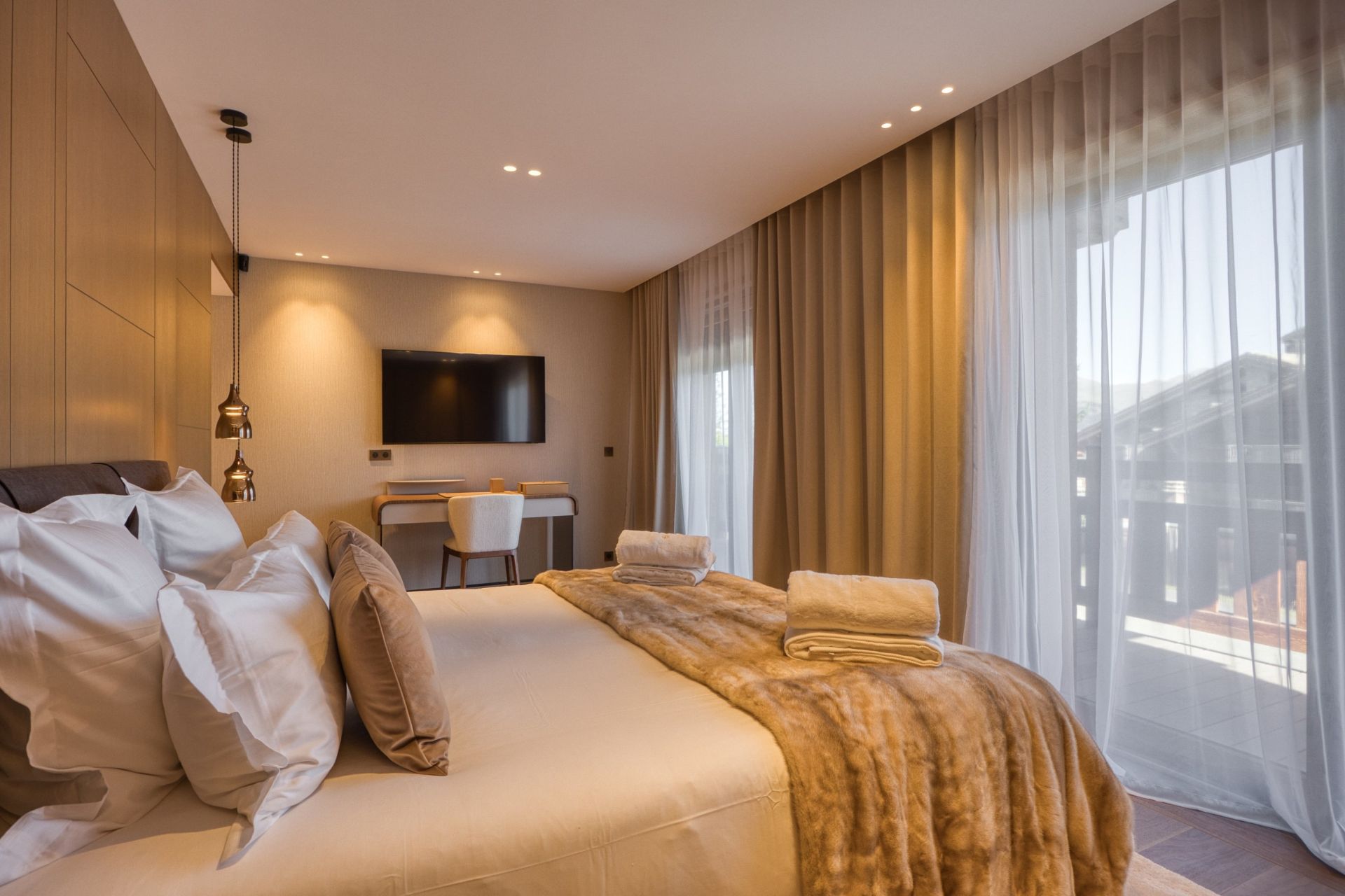 luxury chalet 10 Rooms for seasonal rent on COURCHEVEL (73120)
