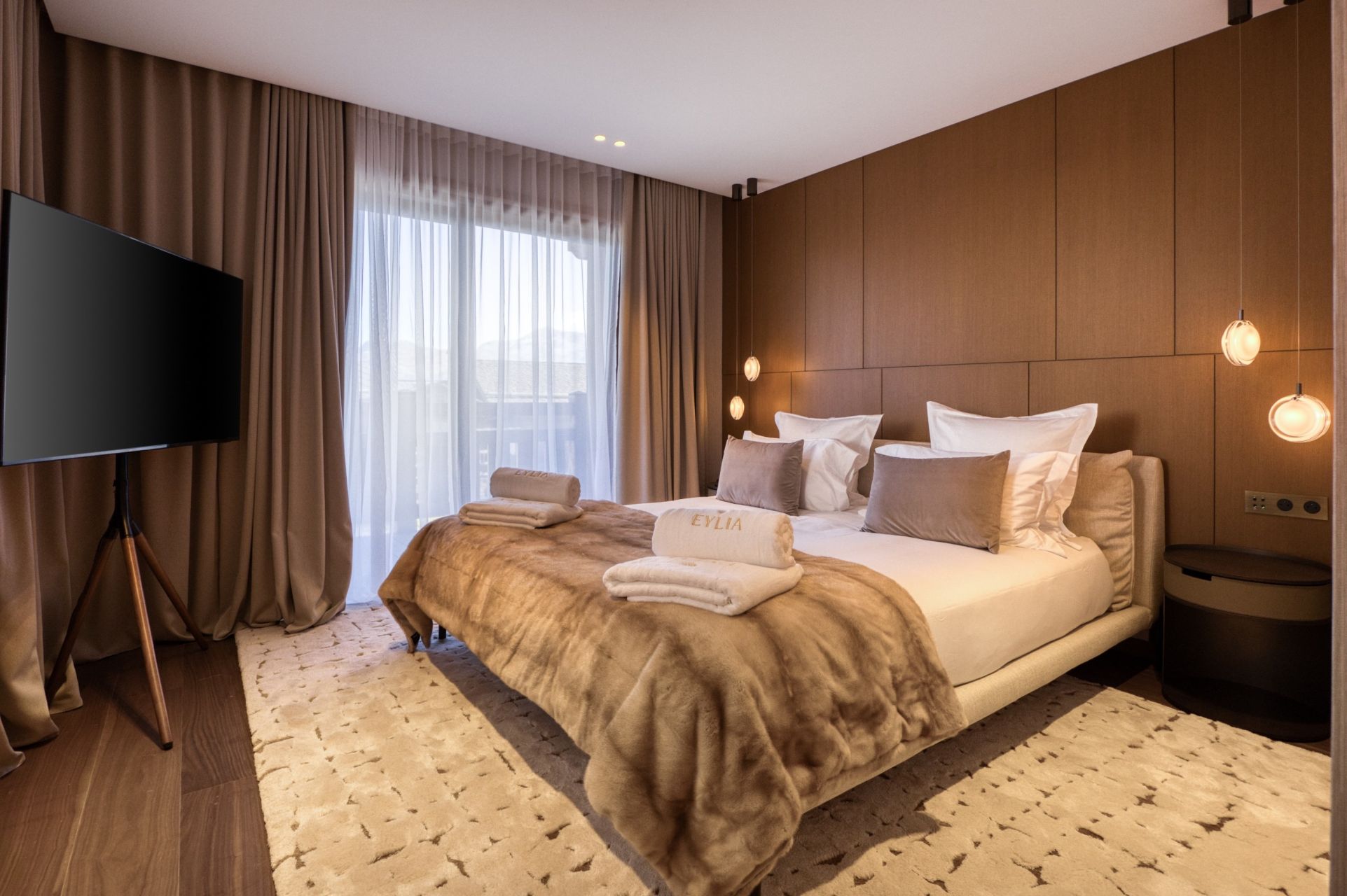 luxury chalet 10 Rooms for seasonal rent on COURCHEVEL (73120)