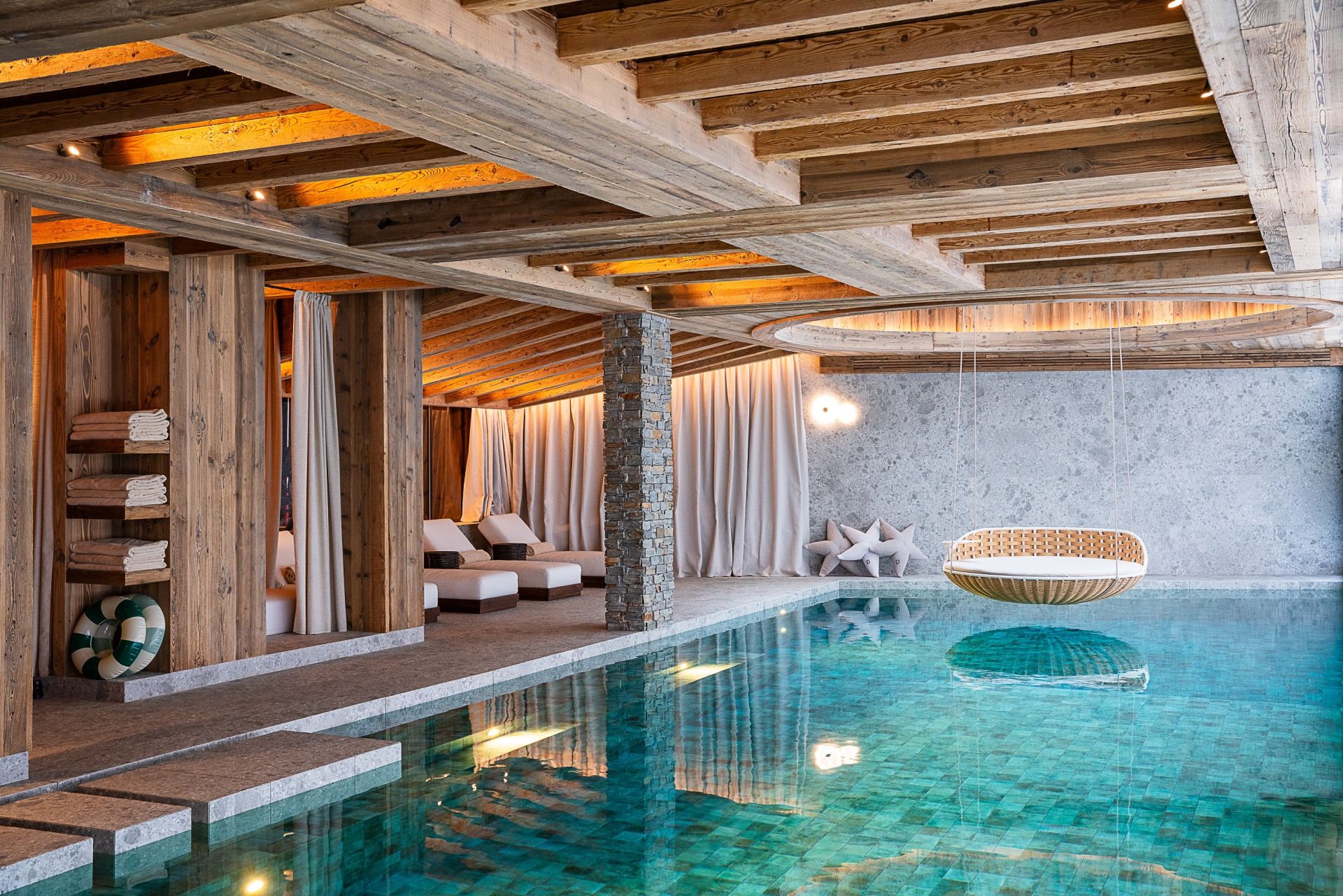 chalet de luxe 11 Pièces en location saisonnière sur COURCHEVEL (73120)