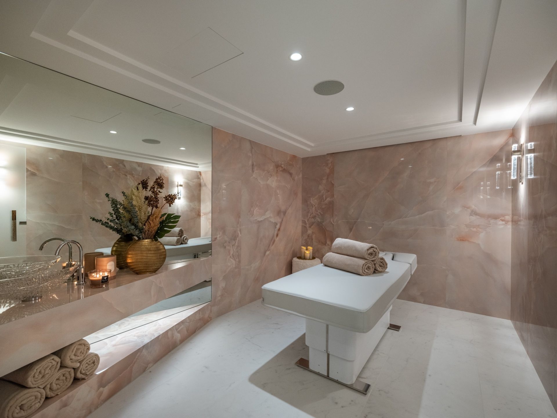 chalet de luxe 10 Pièces en location saisonnière sur COURCHEVEL (73120)