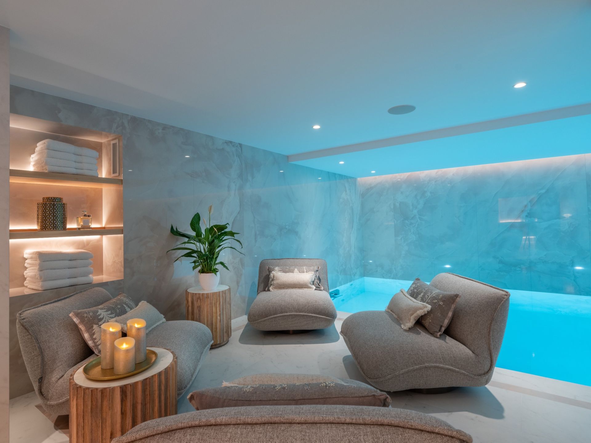 chalet de luxe 10 Pièces en location saisonnière sur COURCHEVEL (73120)