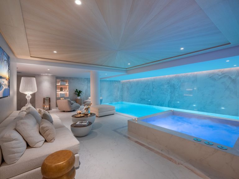 chalet de luxe 10 Pièces en location saisonnière sur COURCHEVEL (73120)