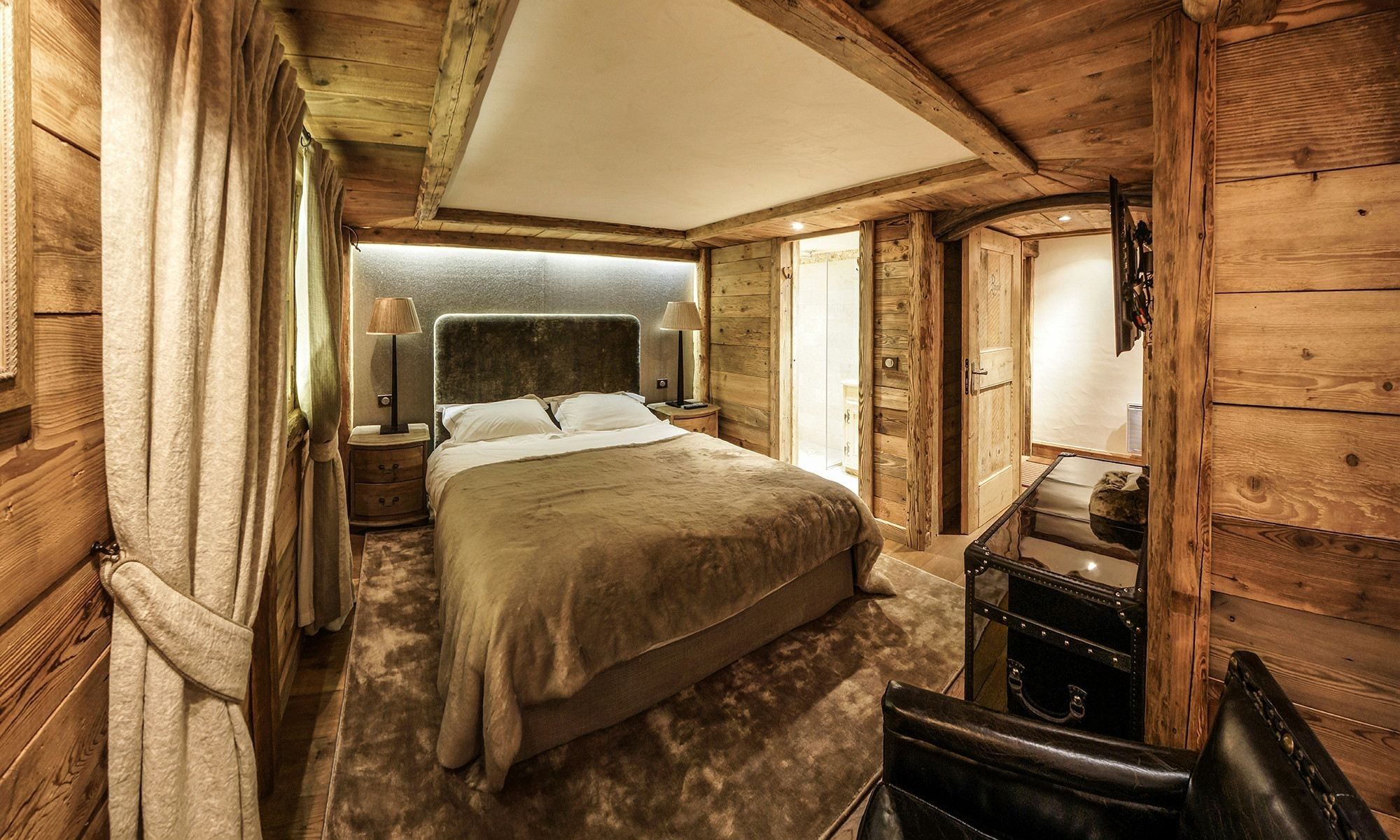 chalet de luxe 7 Pièces en location saisonnière sur COURCHEVEL (73120)