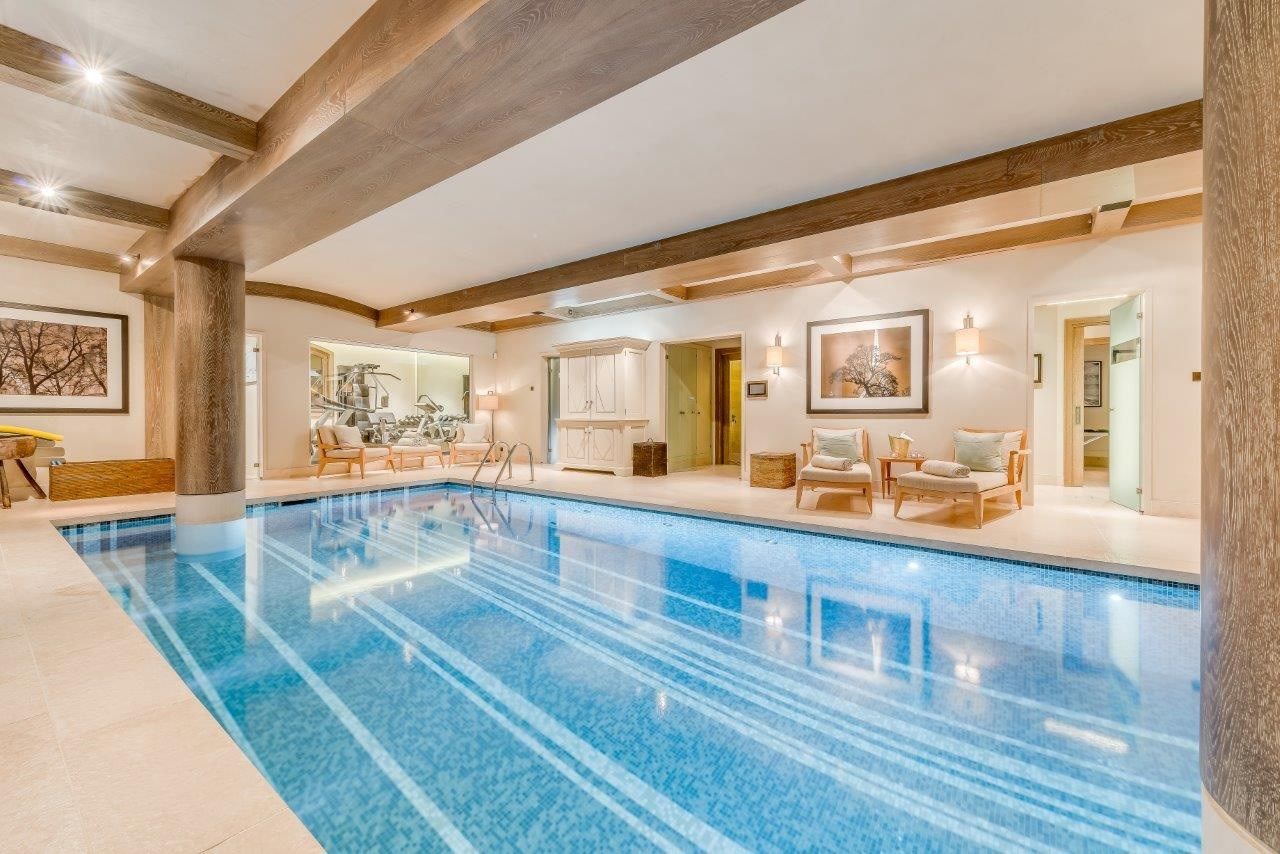 luxury chalet 6 Rooms for seasonal rent on COURCHEVEL (73120)