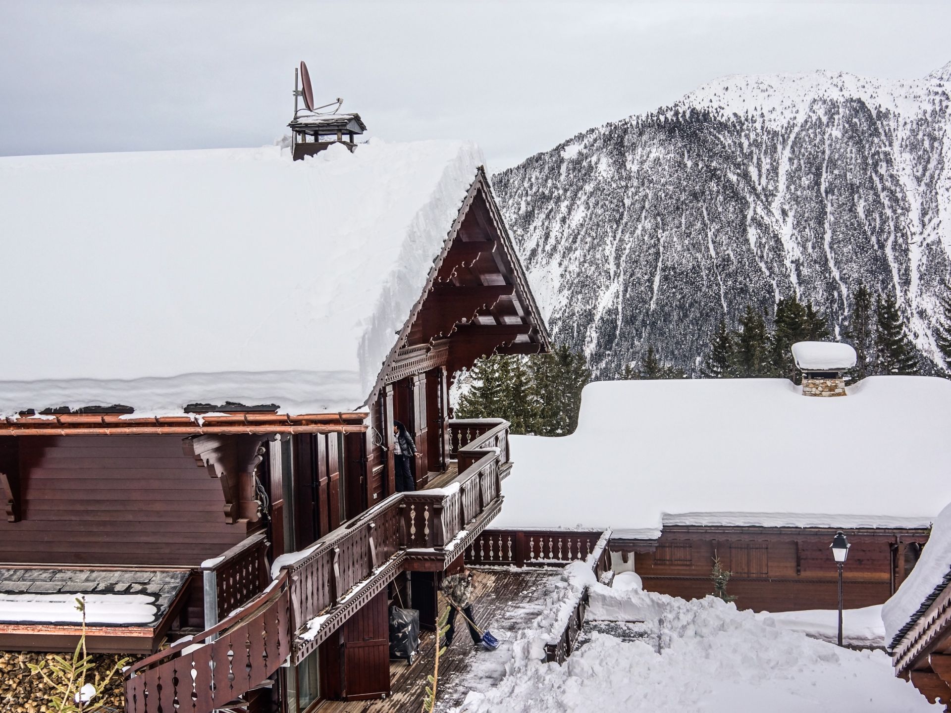 luxury chalet 7 Rooms for seasonal rent on COURCHEVEL (73120)