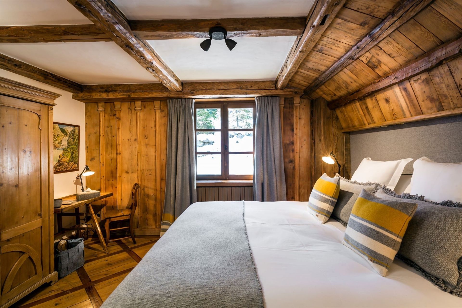 luxury chalet 6 Rooms for seasonal rent on COURCHEVEL (73120)