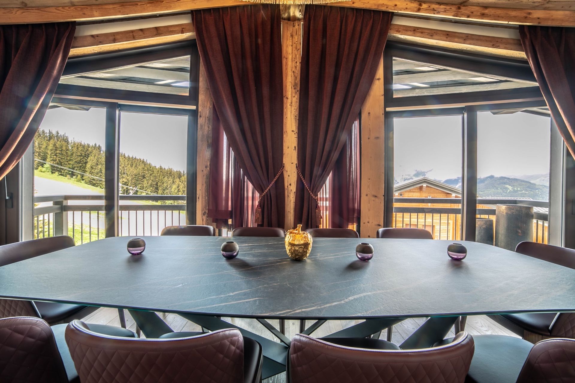 chalet de luxe 5 Pièces en location saisonnière sur COURCHEVEL (73120)