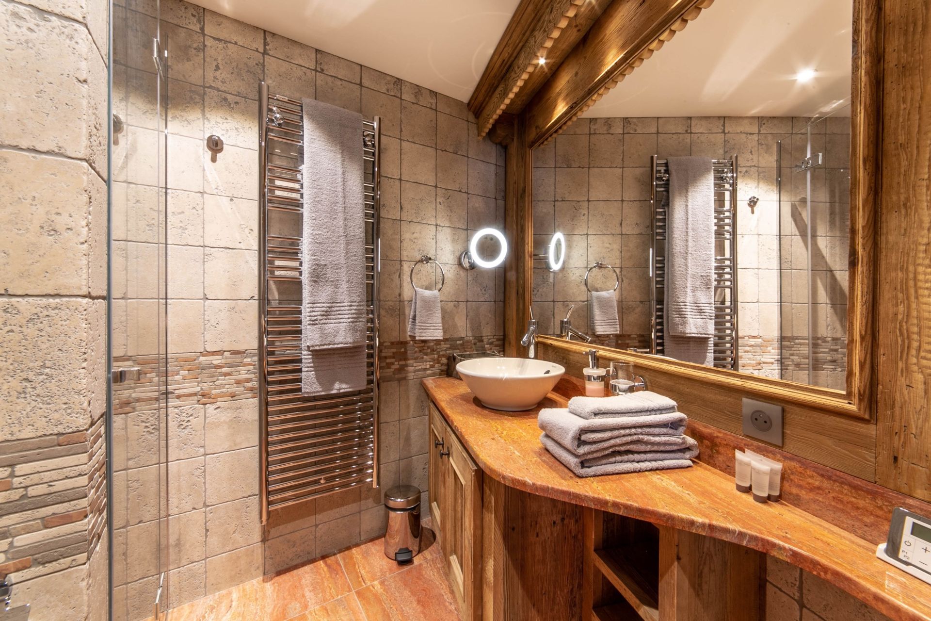 chalet de luxe 5 Pièces en location saisonnière sur COURCHEVEL (73120)