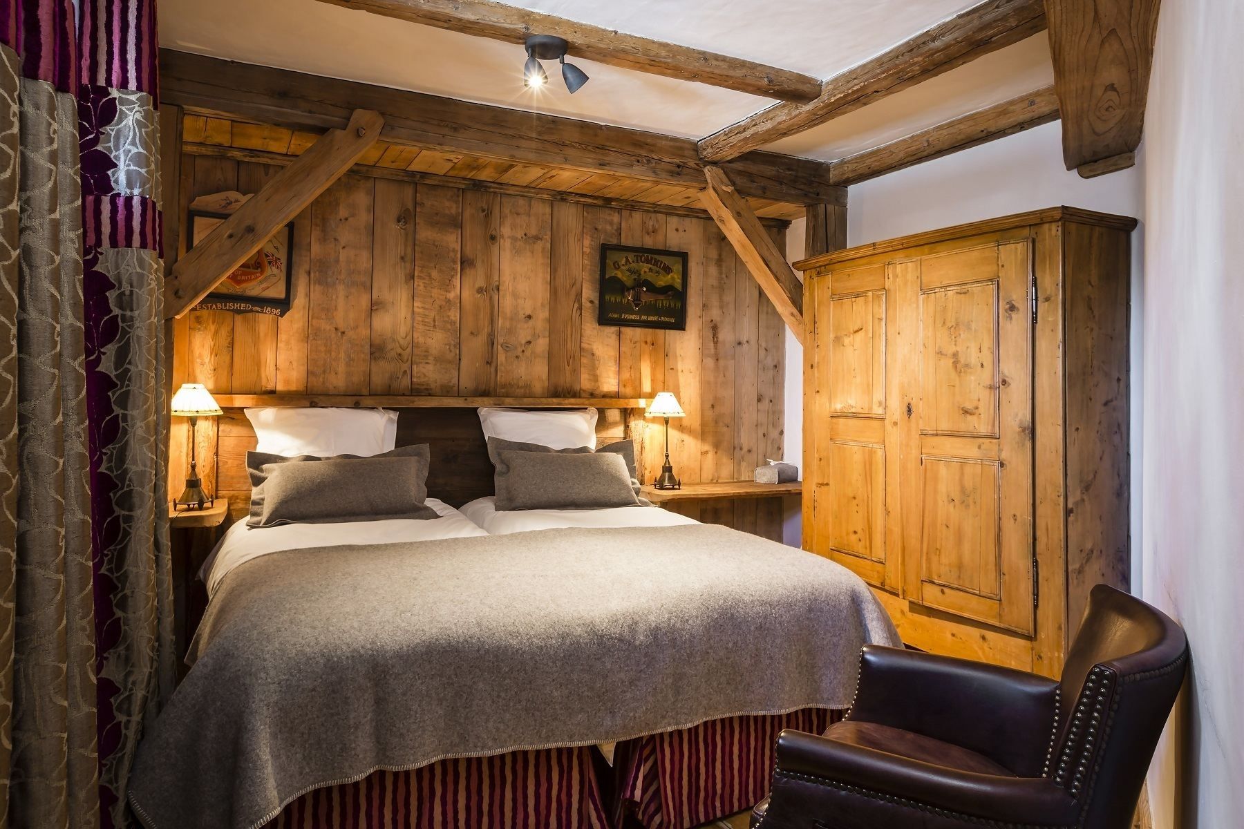 luxury chalet 6 Rooms for seasonal rent on COURCHEVEL (73120)