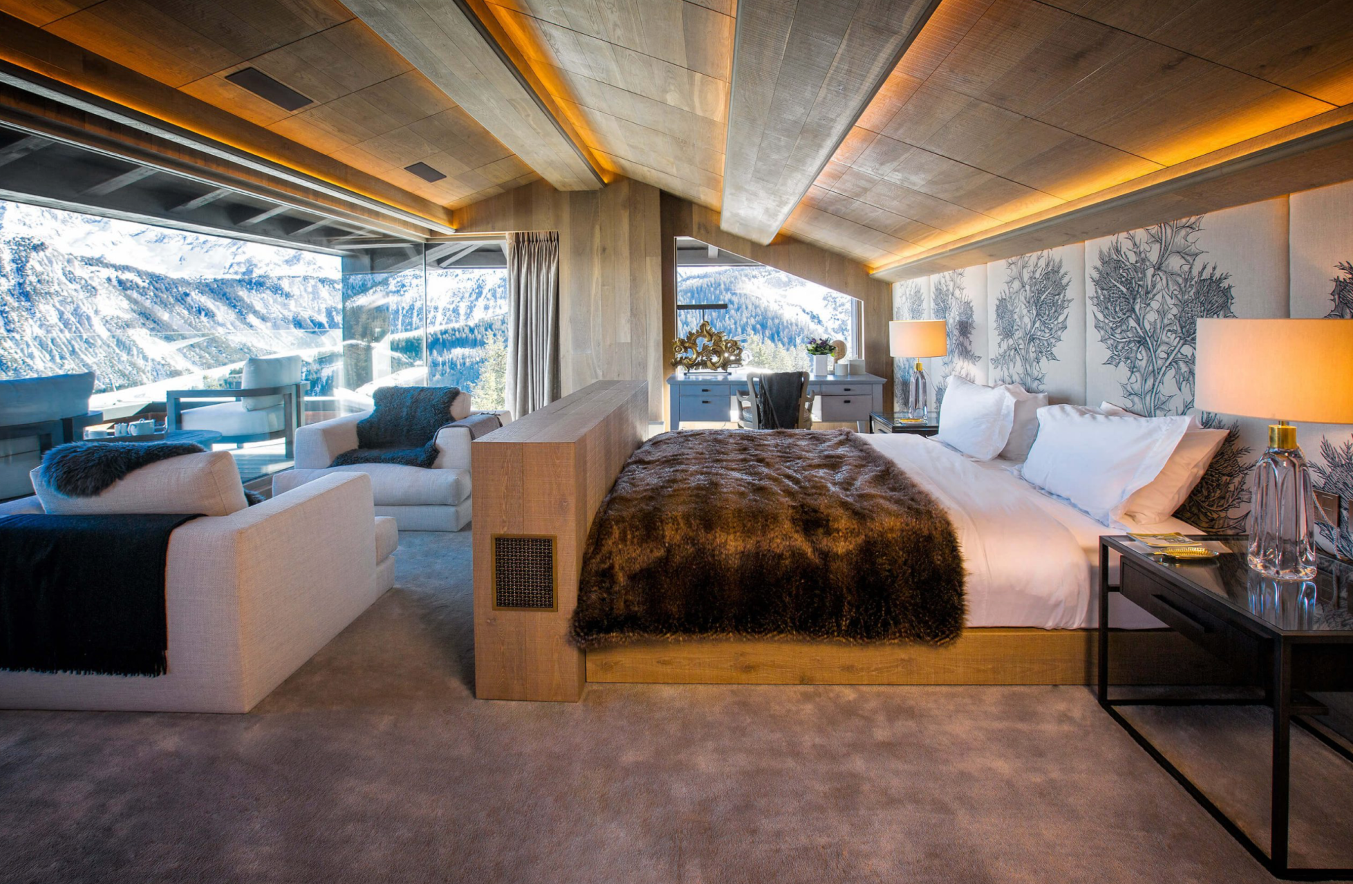 luxury chalet 7 Rooms for seasonal rent on COURCHEVEL (73120)