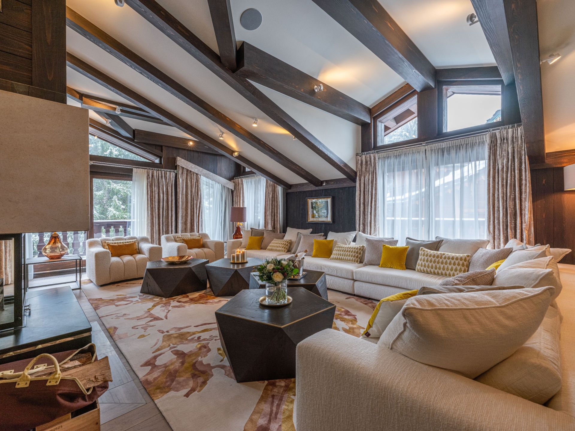luxury chalet 7 Rooms for seasonal rent on COURCHEVEL (73120)