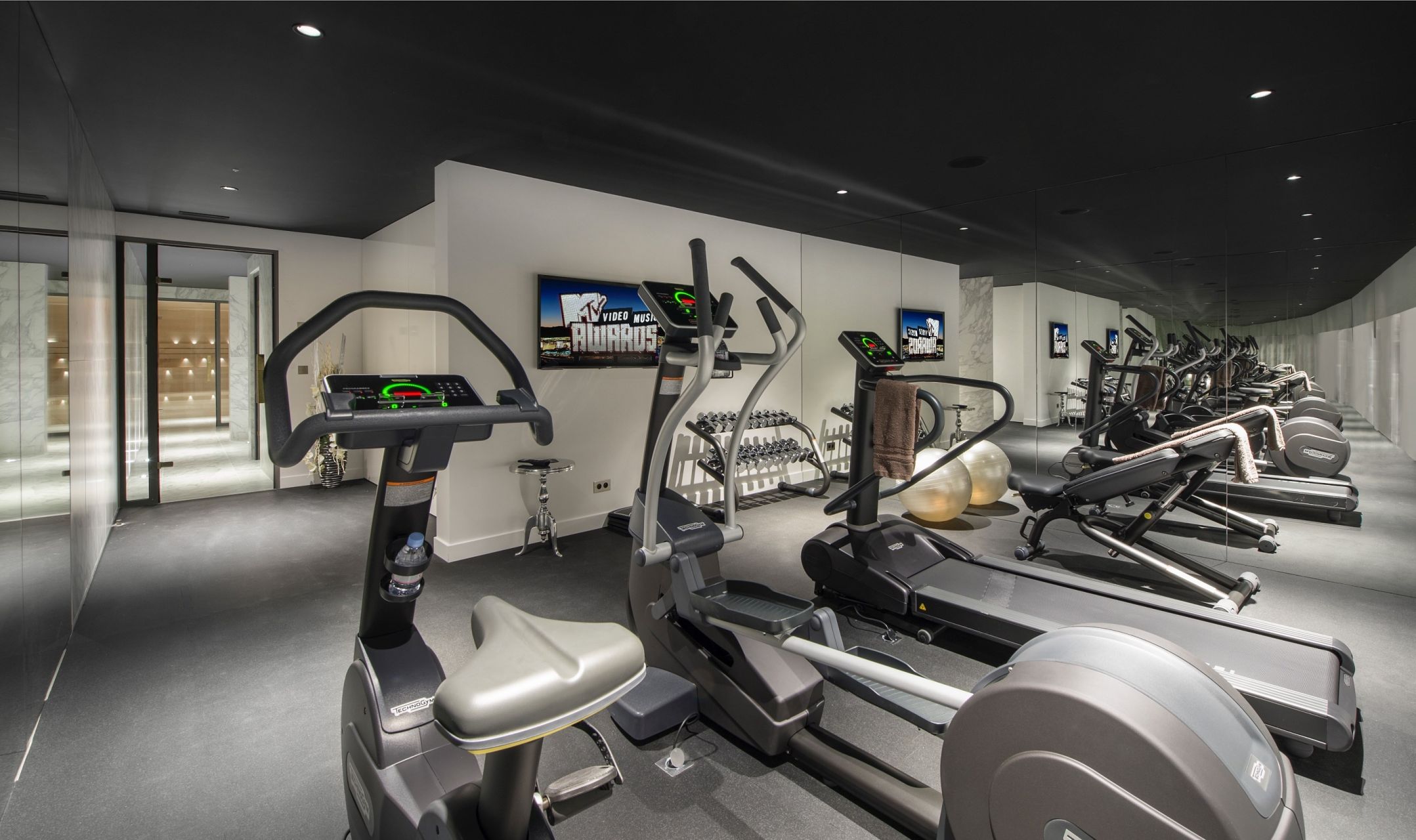 luxury chalet 7 Rooms for seasonal rent on COURCHEVEL (73120)