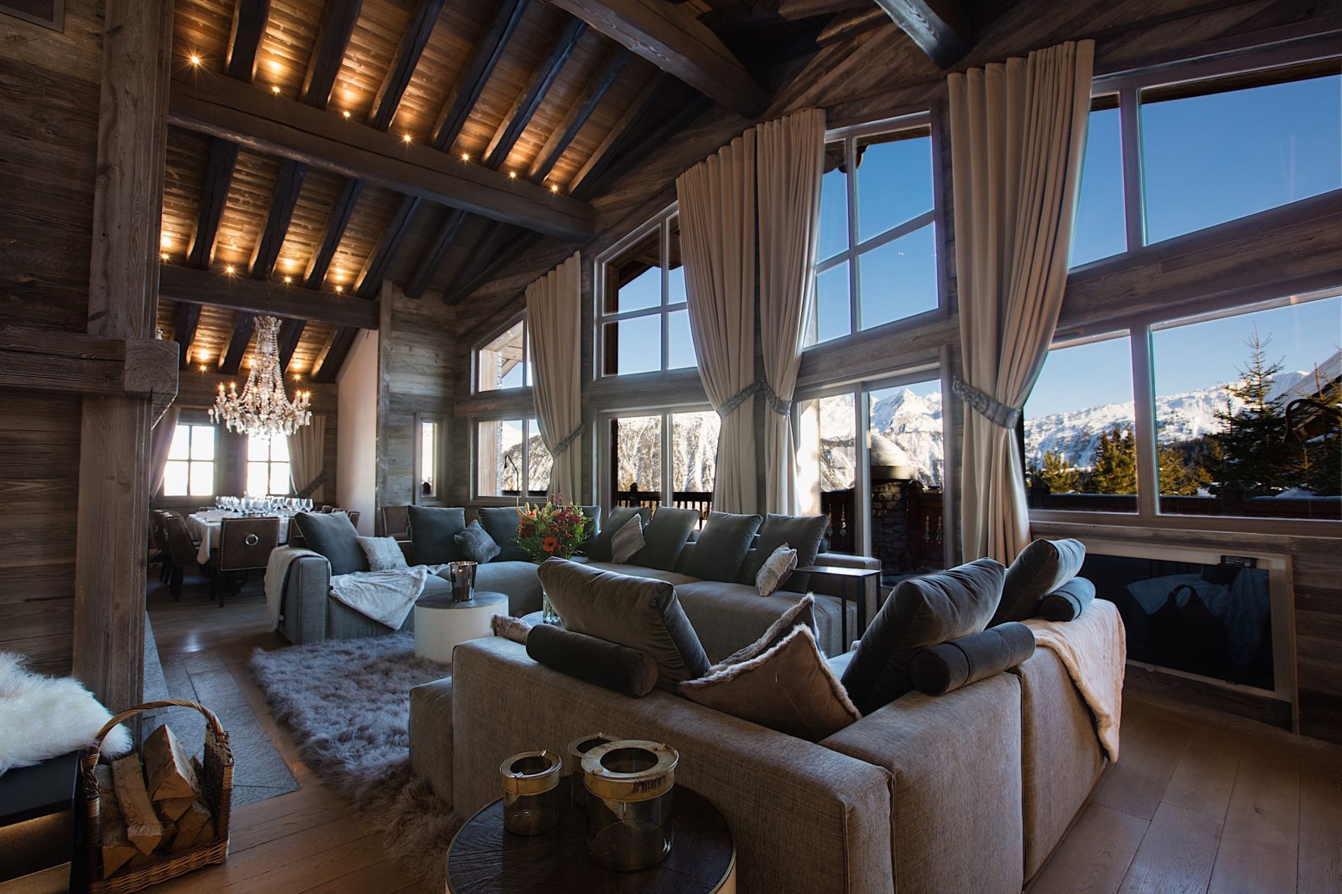 luxury chalet 6 Rooms for seasonal rent on COURCHEVEL (73120)