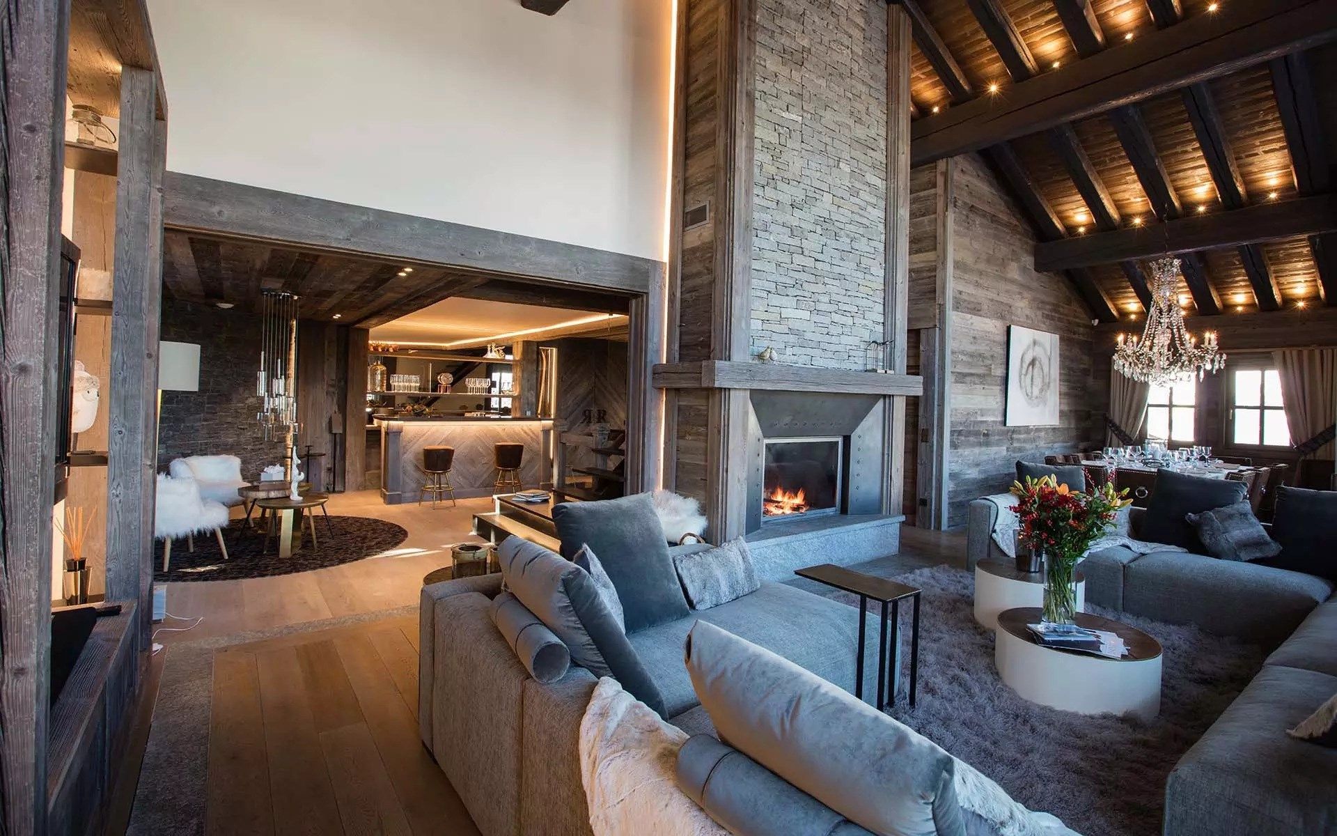luxury chalet 6 Rooms for seasonal rent on COURCHEVEL (73120)