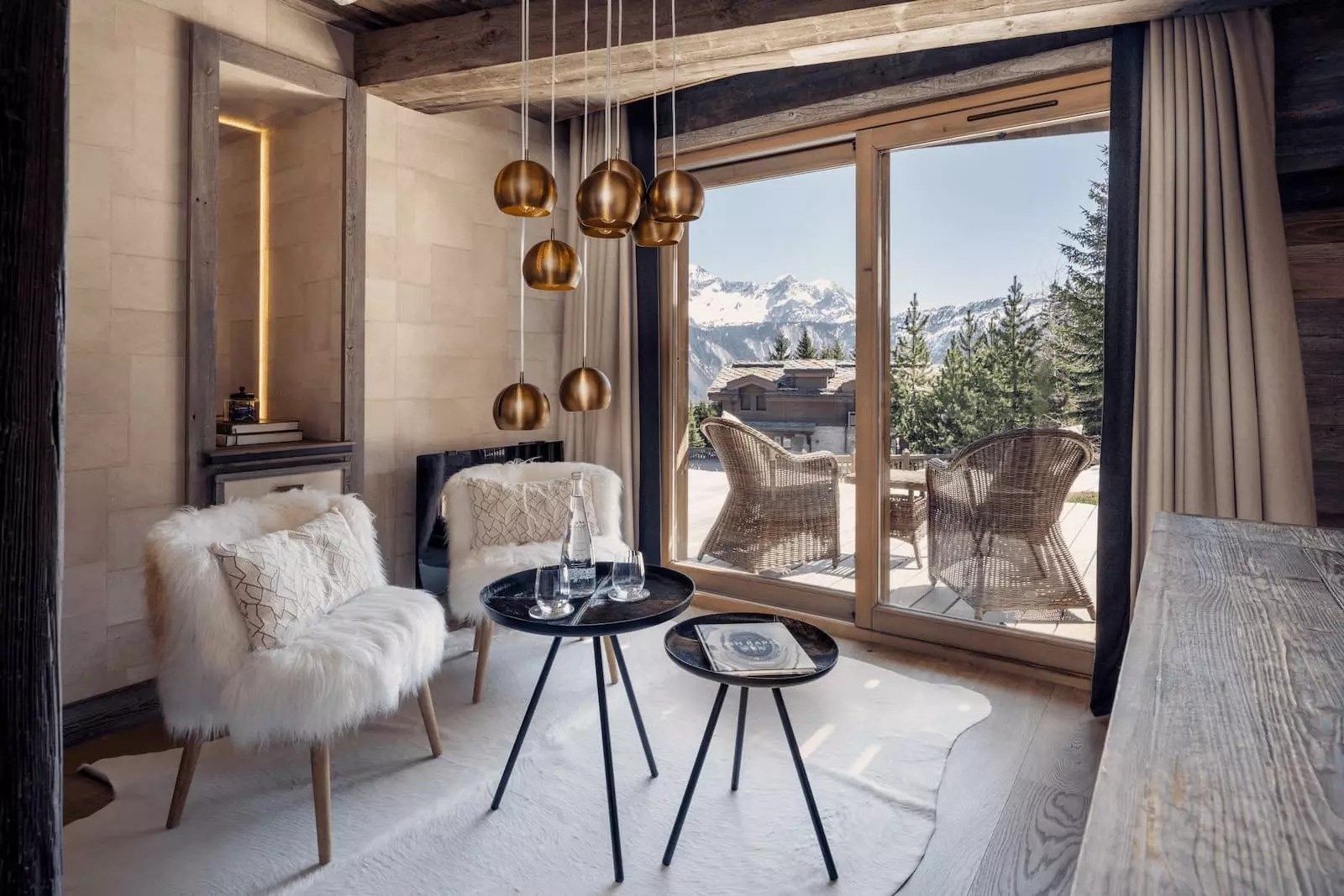 luxury chalet 6 Rooms for seasonal rent on COURCHEVEL (73120)