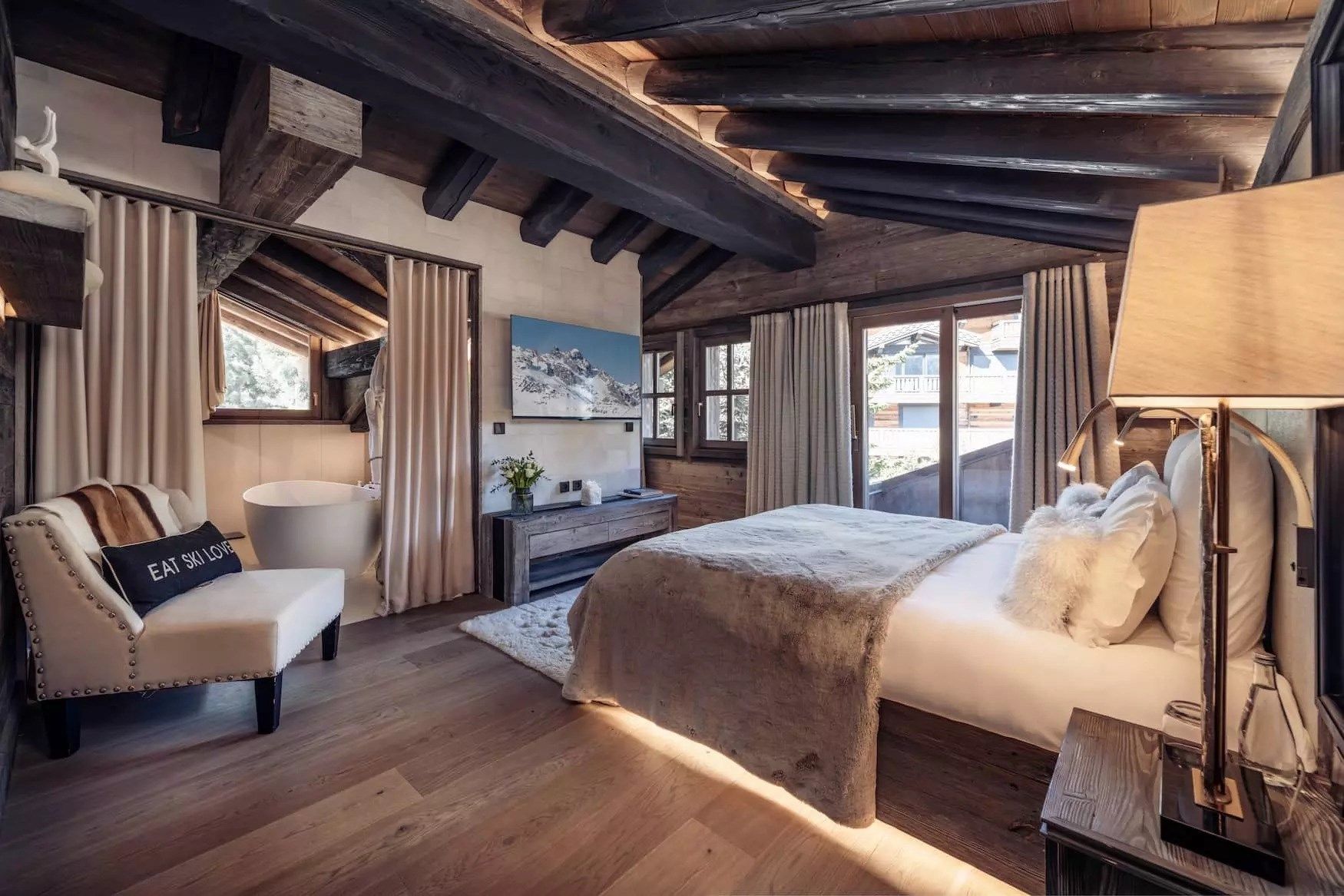 luxury chalet 6 Rooms for seasonal rent on COURCHEVEL (73120)