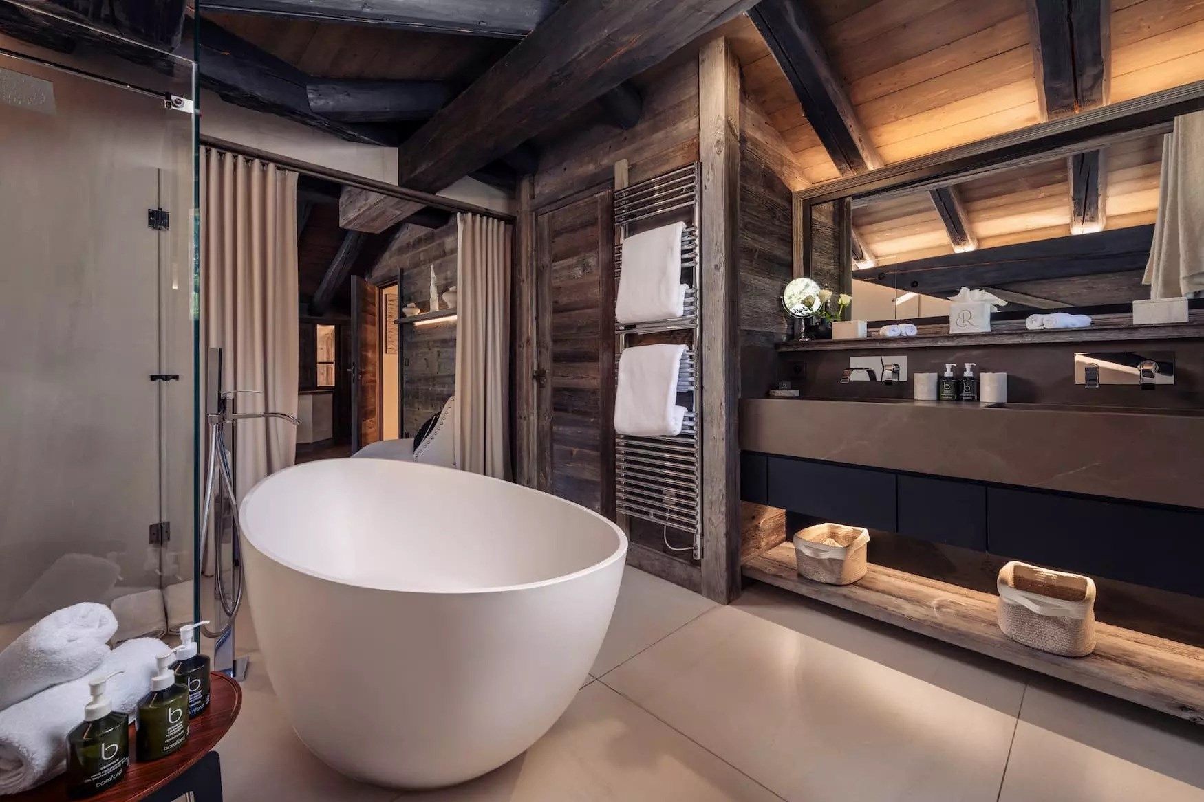 luxury chalet 6 Rooms for seasonal rent on COURCHEVEL (73120)