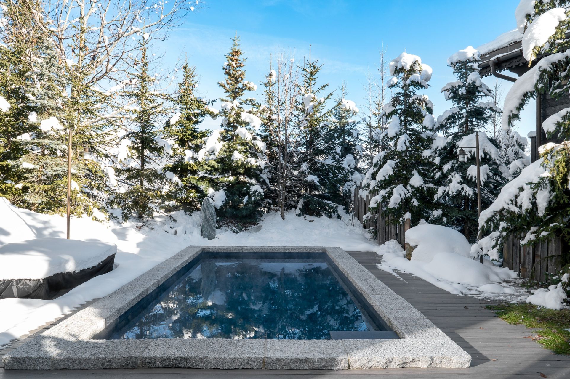 luxury chalet 7 Rooms for seasonal rent on COURCHEVEL (73120)