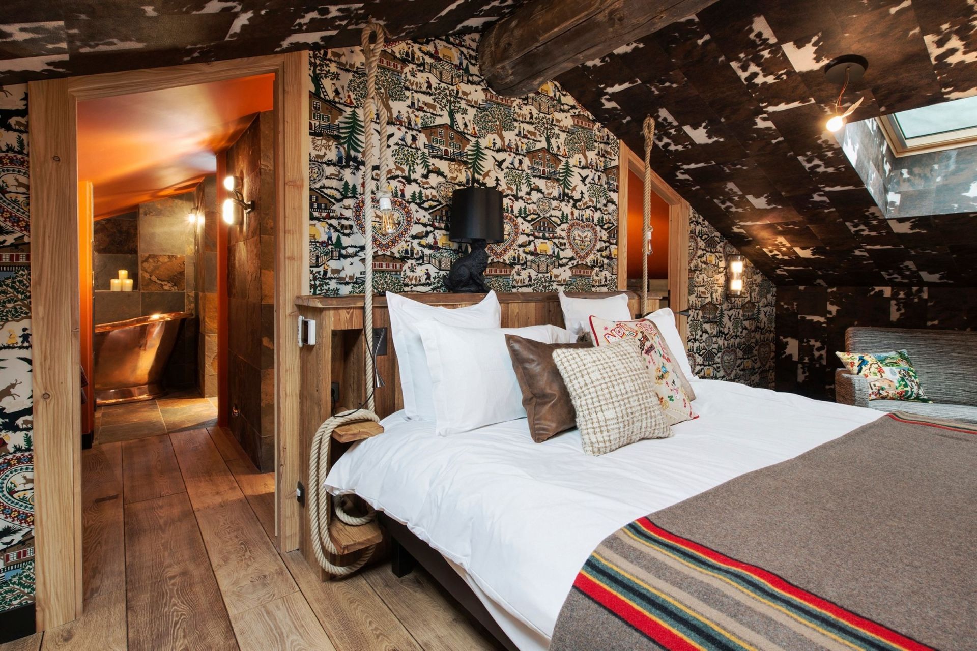 luxury chalet 10 Rooms for seasonal rent on COURCHEVEL (73120)