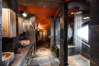 luxury chalet 10 Rooms for seasonal rent on COURCHEVEL (73120)