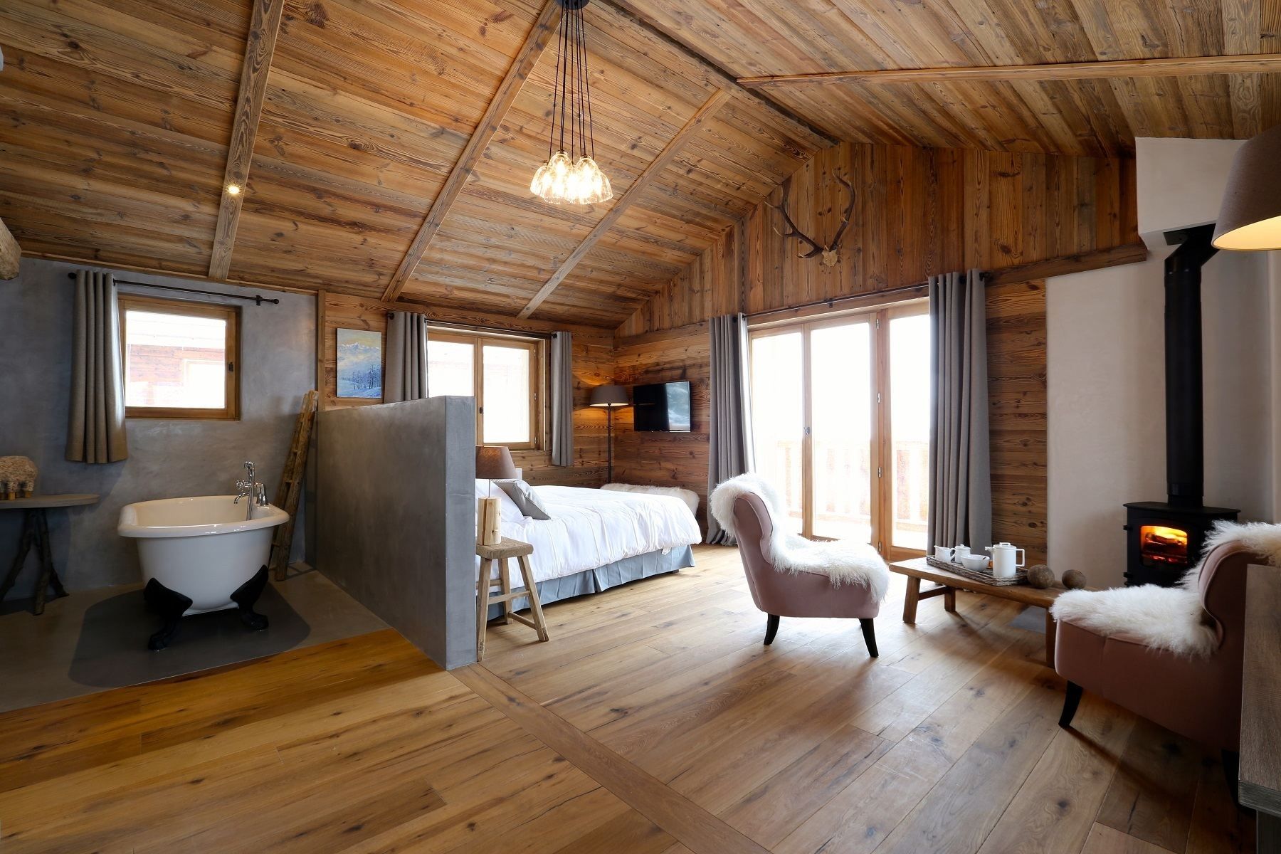 chalet de luxe 5 Pièces en location saisonnière sur COURCHEVEL (73120)
